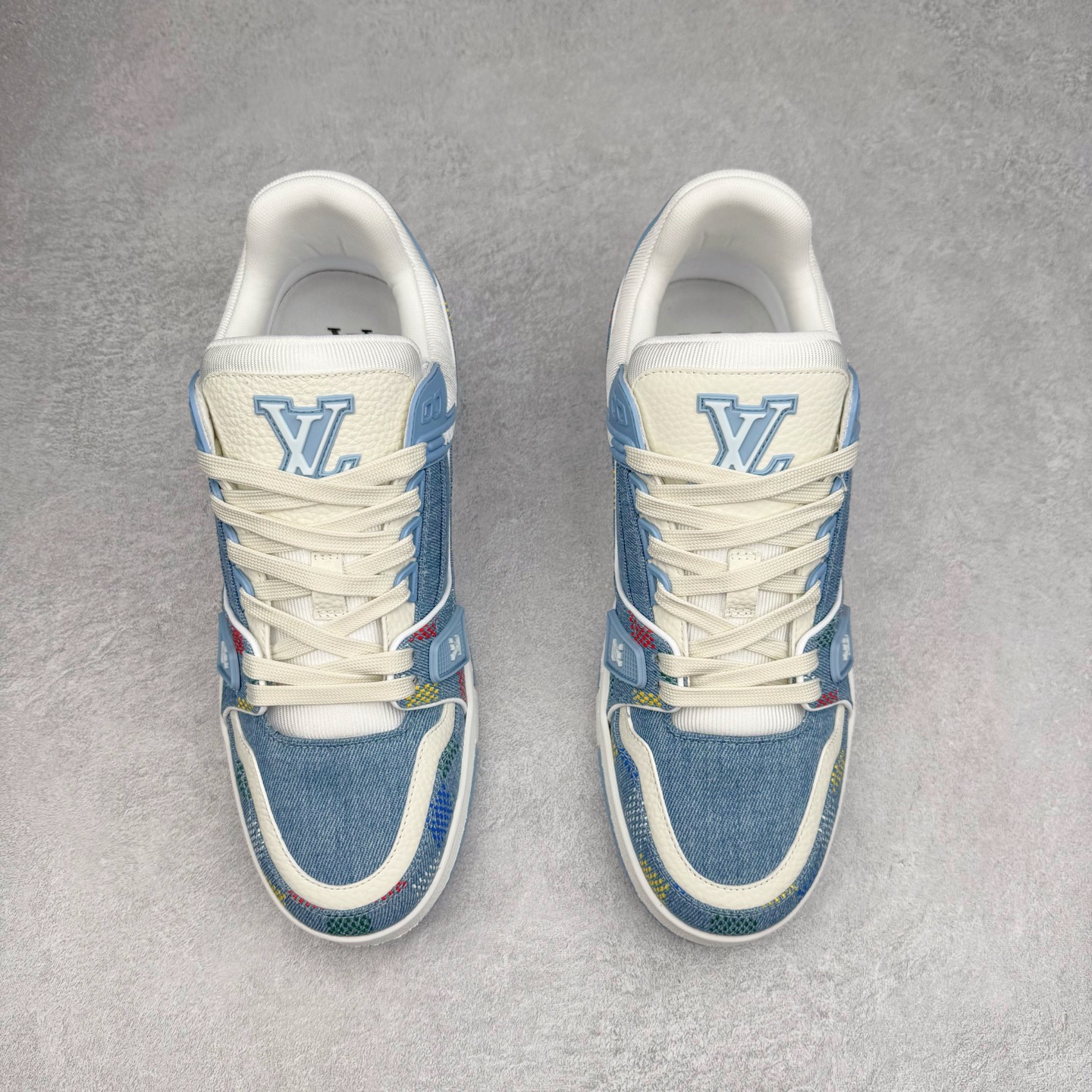图片[2]-＃纯原 Louis Vuitton Trainer lv时装走秀运动鞋 市场所有版本中综合最强的货品 GD实力大厂出品 全网最全配色更新最快 最成熟的做工稳定的品控 完美鞋型超高的清洁度 零毛边线头瑕疵 全套原楦原纸版原鞋开模 全网最具灵魂的版型 正确原装黄色鞋盒 正确中底印花 鞋面印花3D高频深度立体 全鞋电脑针车 紧密相连 针距密度一致 环保乳胶注塑鞋垫 厚度脚感还原原版 皮面裁剪部位 统一油边封口工艺 原装橡胶大底含胶量大底组合零偏差 专柜全套包装 防尘袋 说明书 质保卡 男女鞋 尺码：35 36 37 38 39 40 41 42 43 44 45-选品中心