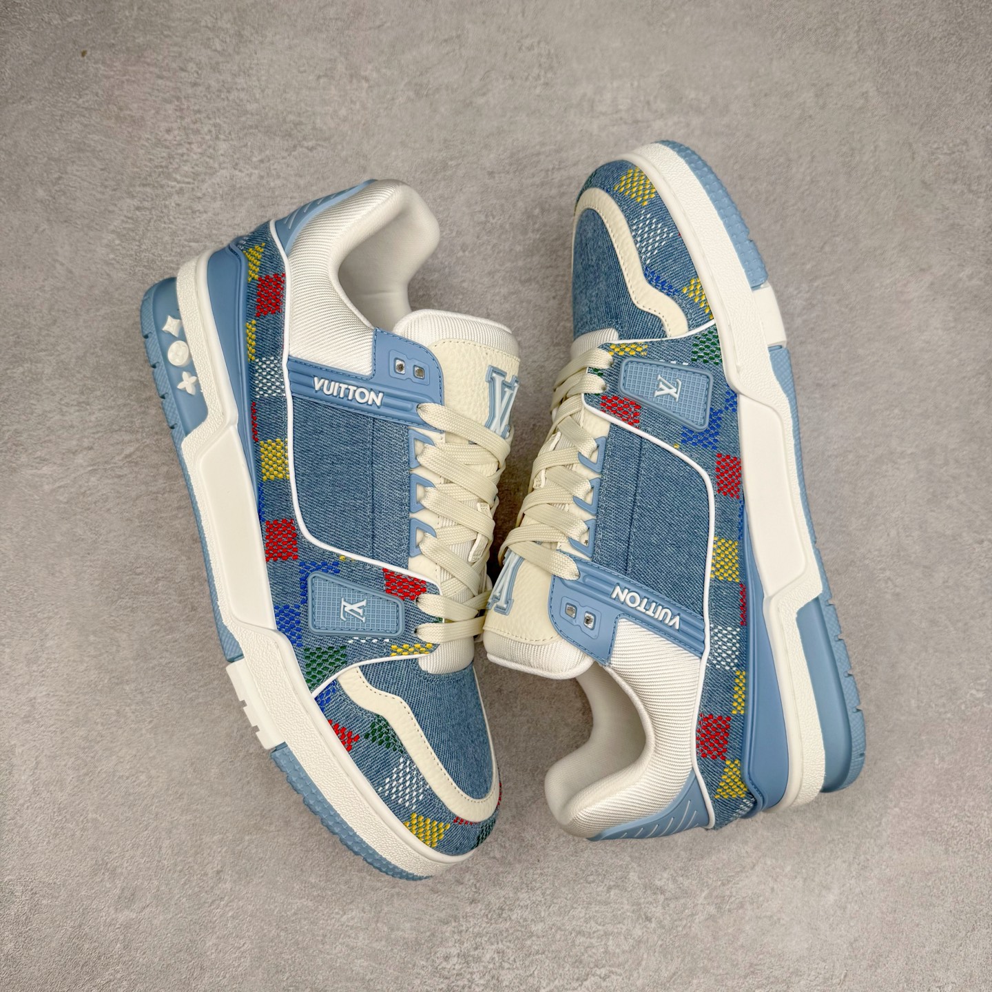 图片[3]-＃纯原 Louis Vuitton Trainer lv时装走秀运动鞋 市场所有版本中综合最强的货品 GD实力大厂出品 全网最全配色更新最快 最成熟的做工稳定的品控 完美鞋型超高的清洁度 零毛边线头瑕疵 全套原楦原纸版原鞋开模 全网最具灵魂的版型 正确原装黄色鞋盒 正确中底印花 鞋面印花3D高频深度立体 全鞋电脑针车 紧密相连 针距密度一致 环保乳胶注塑鞋垫 厚度脚感还原原版 皮面裁剪部位 统一油边封口工艺 原装橡胶大底含胶量大底组合零偏差 专柜全套包装 防尘袋 说明书 质保卡 男女鞋 尺码：35 36 37 38 39 40 41 42 43 44 45-选品中心