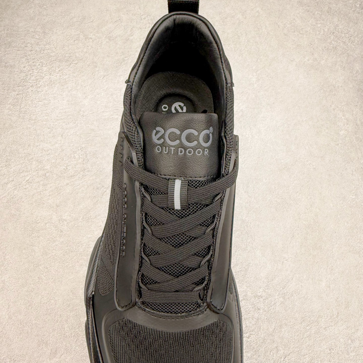 图片[5]-ECCO爱步老爹鞋男士夏季新款 飞织网面百搭潮流户外运动鞋 健步BIOM系列新款 全新的轻量发泡底材与直接注塑橡胶大底相结合 柔软舒适，轻量回弹，脚感更轻盈 鞋面采用GORE-TEX飞织网面与牛皮相结合 给你贴心透气呵护 自然律动科技 符合人体工学鞋楦 贴近足部天然形态 橡胶大底，抓地力强，具有良好的耐磨性 轻盈自如 适跑畅练 尺码：38 39 40 41 42 43 44 （皮鞋码）-选品中心