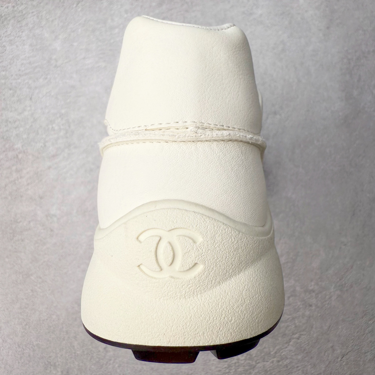 图片[8]-＃纯原 Chanel 香奈儿最新菱格小球鞋 四季百搭 coco女孩必入 隐藏款网球鞋 秀气高级好看 非常舒适！24新款棒球鞋 莞产顶级纯原 官方最新花纹礼盒顶级包装官方同步 鞋面原版定制胎牛油皮 牛反绒 原版进口透气绒布 小羊皮内里 原版开模碎钉钉橡胶 原厂TPU组合大底 尺码：35 36 37 38 39 40-选品中心