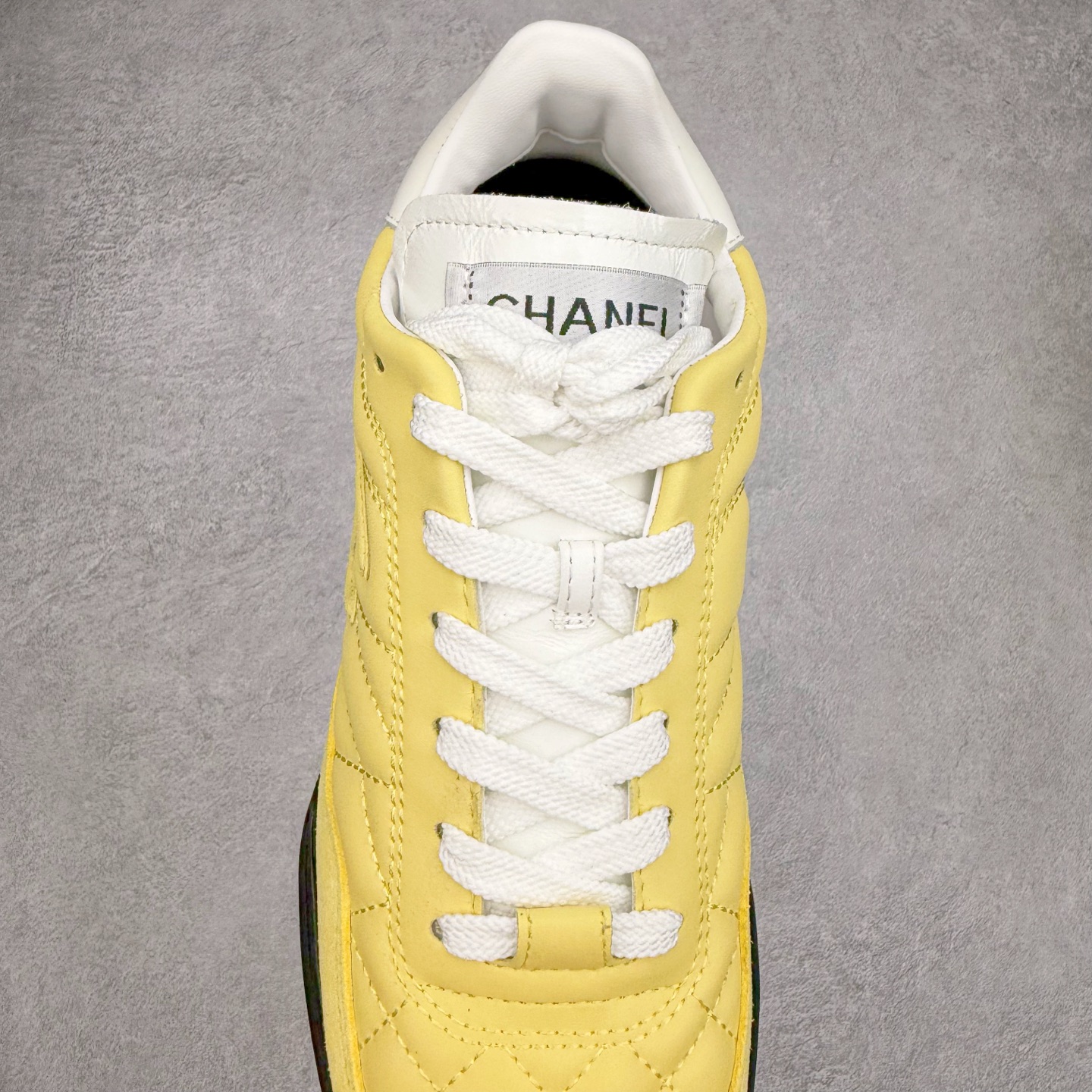 图片[5]-＃纯原 Chanel 香奈儿最新菱格小球鞋 四季百搭 coco女孩必入 隐藏款网球鞋 秀气高级好看 非常舒适！24新款棒球鞋 莞产顶级纯原 官方最新花纹礼盒顶级包装官方同步 鞋面原版定制胎牛油皮 牛反绒 原版进口透气绒布 小羊皮内里 原版开模碎钉钉橡胶 原厂TPU组合大底 尺码：35 36 37 38 39 40-选品中心