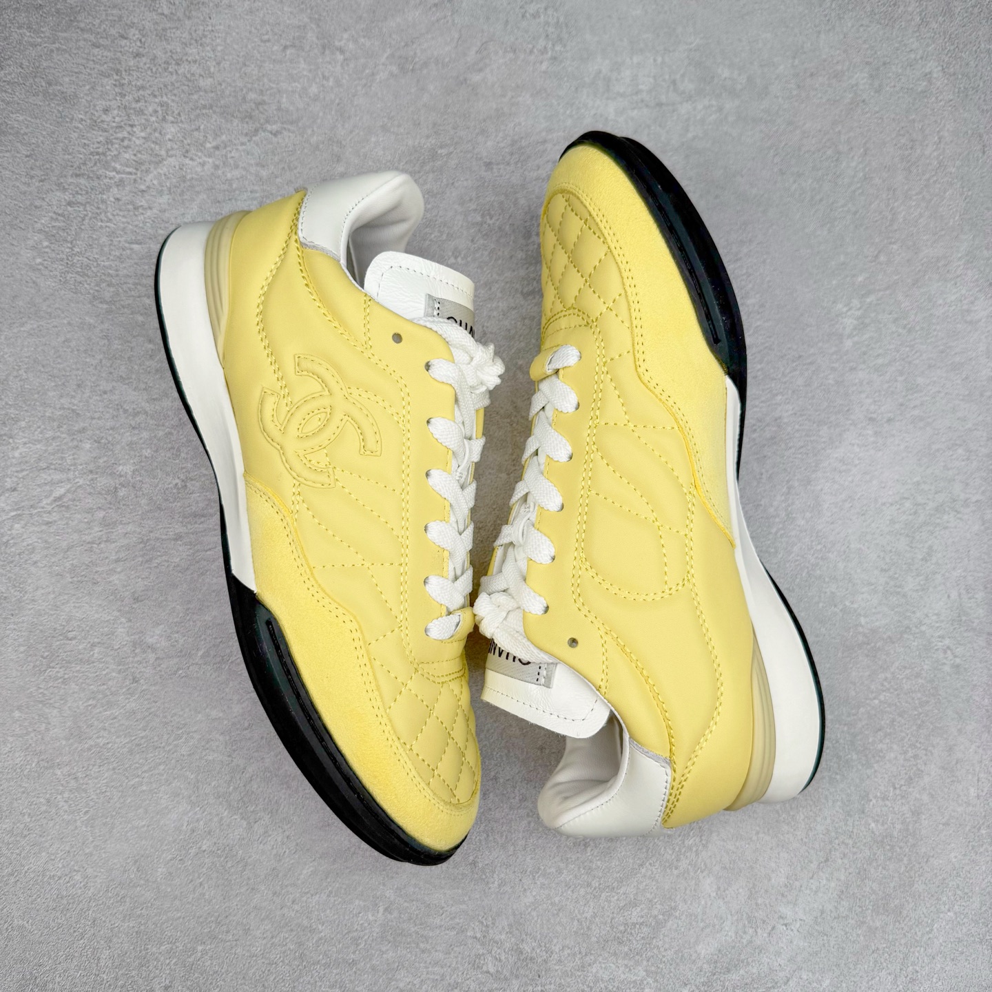 图片[3]-＃纯原 Chanel 香奈儿最新菱格小球鞋 四季百搭 coco女孩必入 隐藏款网球鞋 秀气高级好看 非常舒适！24新款棒球鞋 莞产顶级纯原 官方最新花纹礼盒顶级包装官方同步 鞋面原版定制胎牛油皮 牛反绒 原版进口透气绒布 小羊皮内里 原版开模碎钉钉橡胶 原厂TPU组合大底 尺码：35 36 37 38 39 40-选品中心