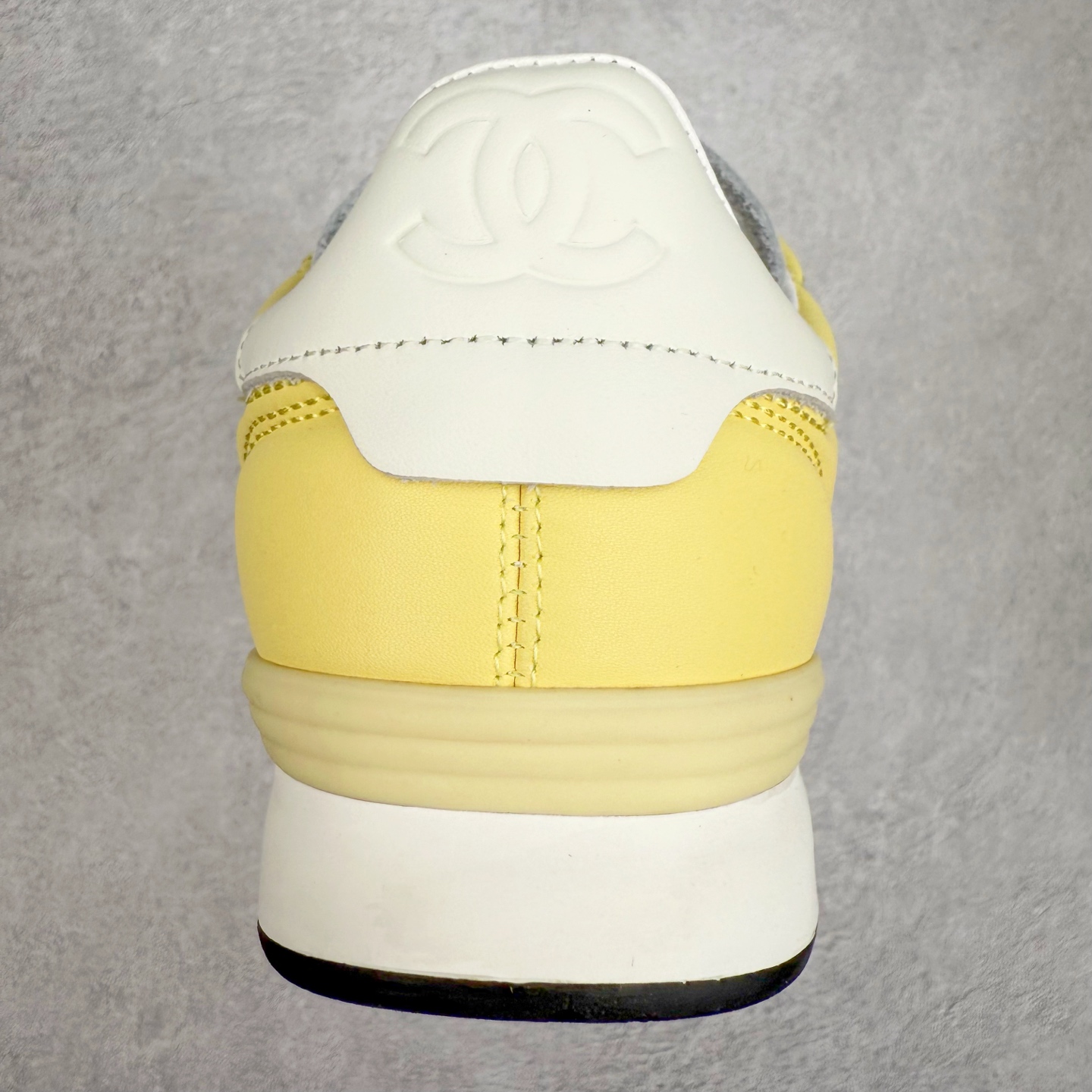 图片[8]-＃纯原 Chanel 香奈儿最新菱格小球鞋 四季百搭 coco女孩必入 隐藏款网球鞋 秀气高级好看 非常舒适！24新款棒球鞋 莞产顶级纯原 官方最新花纹礼盒顶级包装官方同步 鞋面原版定制胎牛油皮 牛反绒 原版进口透气绒布 小羊皮内里 原版开模碎钉钉橡胶 原厂TPU组合大底 尺码：35 36 37 38 39 40-选品中心