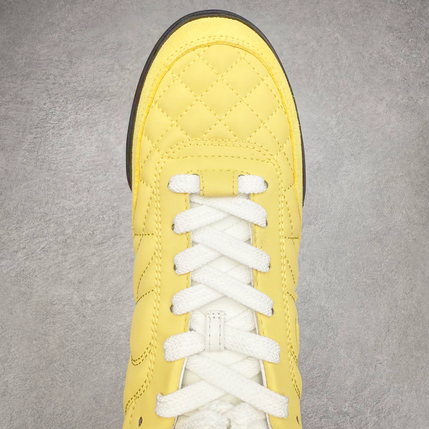 图片[4]-＃纯原 Chanel 香奈儿最新菱格小球鞋 四季百搭 coco女孩必入 隐藏款网球鞋 秀气高级好看 非常舒适！24新款棒球鞋 莞产顶级纯原 官方最新花纹礼盒顶级包装官方同步 鞋面原版定制胎牛油皮 牛反绒 原版进口透气绒布 小羊皮内里 原版开模碎钉钉橡胶 原厂TPU组合大底 尺码：35 36 37 38 39 40-选品中心