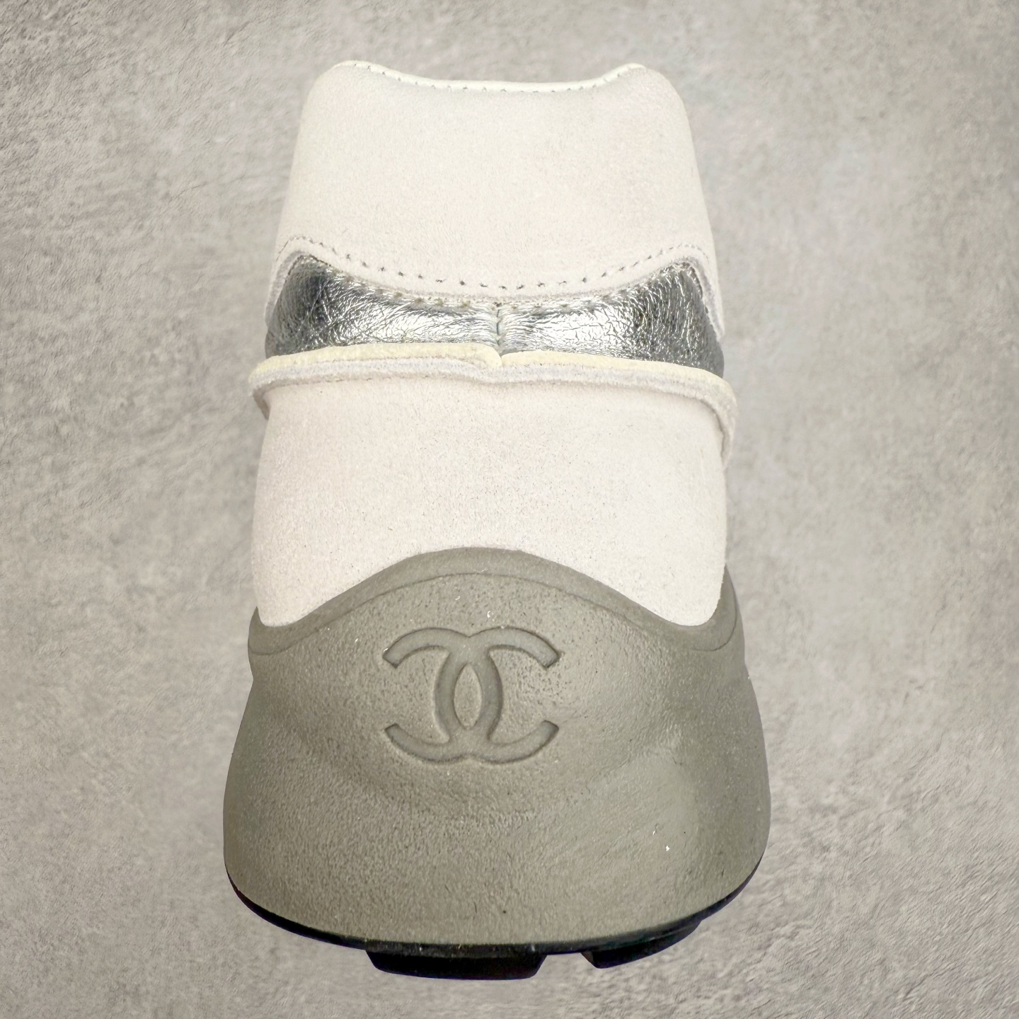图片[8]-＃纯原 Chanel 香奈儿最新菱格小球鞋 四季百搭 coco女孩必入 隐藏款网球鞋 秀气高级好看 非常舒适！24新款棒球鞋 莞产顶级纯原 官方最新花纹礼盒顶级包装官方同步 鞋面原版定制胎牛油皮 牛反绒 原版进口透气绒布 小羊皮内里 原版开模碎钉钉橡胶 原厂TPU组合大底 尺码：35 36 37 38 39 40-选品中心
