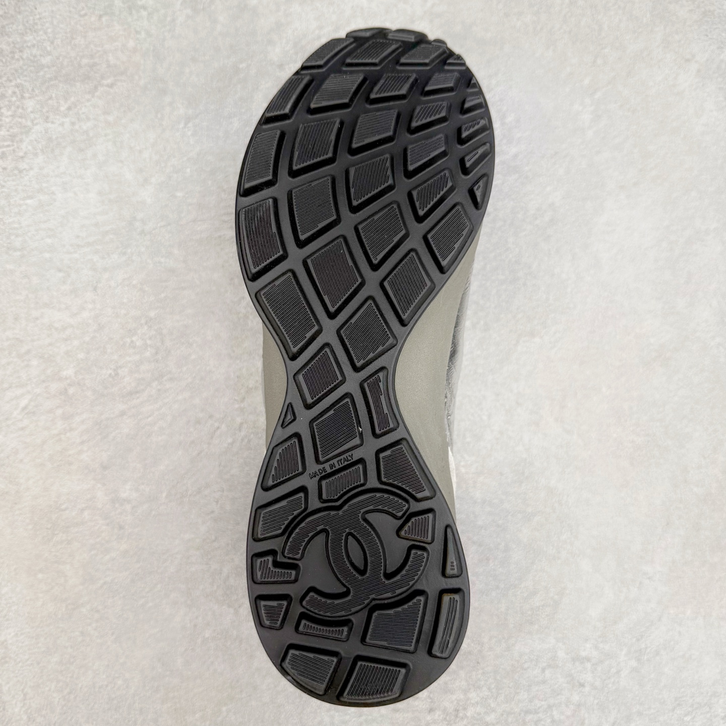 图片[9]-＃纯原 Chanel 香奈儿最新菱格小球鞋 四季百搭 coco女孩必入 隐藏款网球鞋 秀气高级好看 非常舒适！24新款棒球鞋 莞产顶级纯原 官方最新花纹礼盒顶级包装官方同步 鞋面原版定制胎牛油皮 牛反绒 原版进口透气绒布 小羊皮内里 原版开模碎钉钉橡胶 原厂TPU组合大底 尺码：35 36 37 38 39 40-选品中心