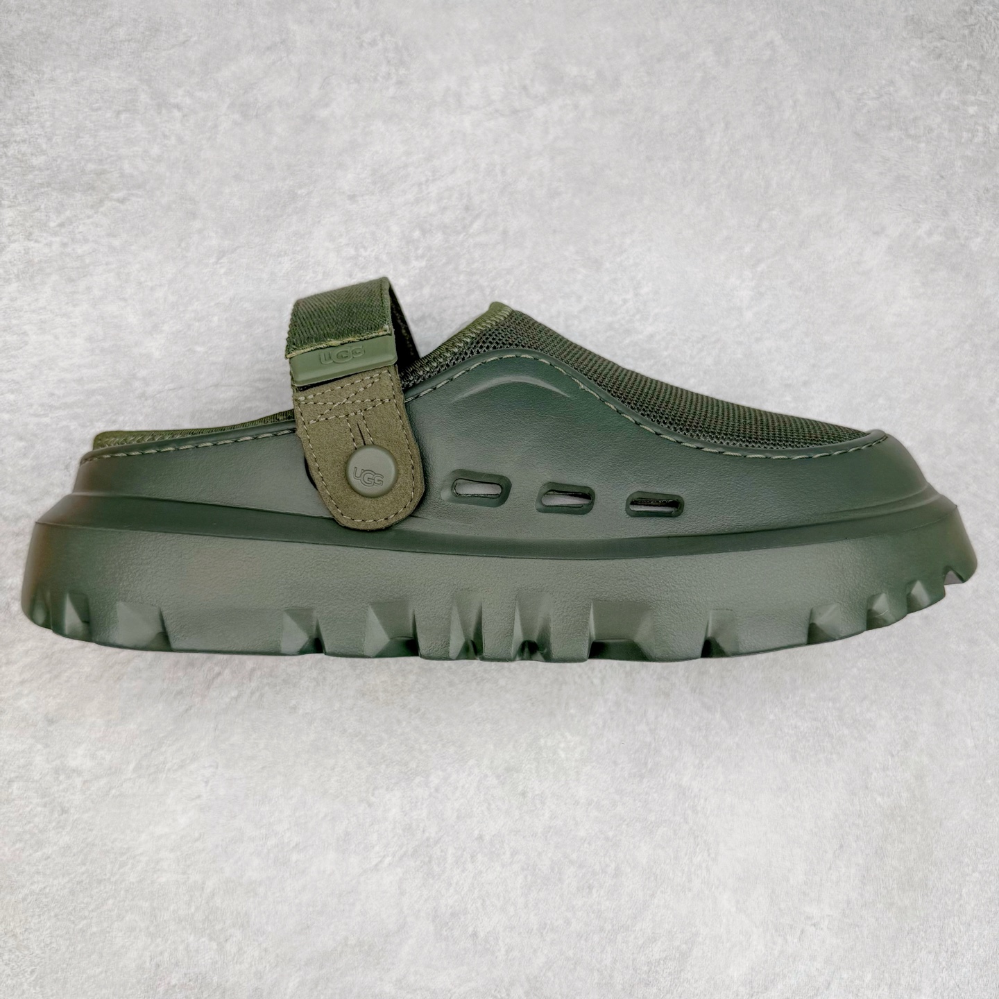 ＃SP原厂 UGG 5188 Tasman Lug 绒面革圆头轻盈低帮生活休闲鞋凉鞋 全鞋采用ZP同厂 隆丰A级澳洲进口羊皮毛一体 品牌代工厂生产线 完全遵循ZP工艺流程 代工厂原厂版师 秉承无原鞋不开发选择 注重每一处细节 市面最正版型 TREADLITE\\\”轻翼\\\”科技外底 轻便/耐用/柔韧/桩型【售后郑重承诺】一个月内若出现重大脱胶/断底等质量问题 直接为您换新！尺码：35 36 37 38 39 40-选品中心