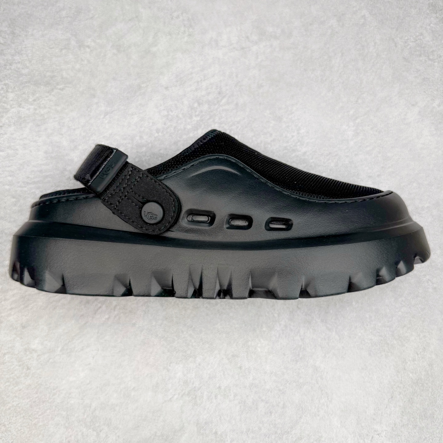 ＃SP原厂 UGG 5188 Tasman Lug 绒面革圆头轻盈低帮生活休闲鞋凉鞋 全鞋采用ZP同厂 隆丰A级澳洲进口羊皮毛一体 品牌代工厂生产线 完全遵循ZP工艺流程 代工厂原厂版师 秉承无原鞋不开发选择 注重每一处细节 市面最正版型 TREADLITE\\\”轻翼\\\”科技外底 轻便/耐用/柔韧/桩型【售后郑重承诺】一个月内若出现重大脱胶/断底等质量问题 直接为您换新！尺码：35 36 37 38 39 40-选品中心