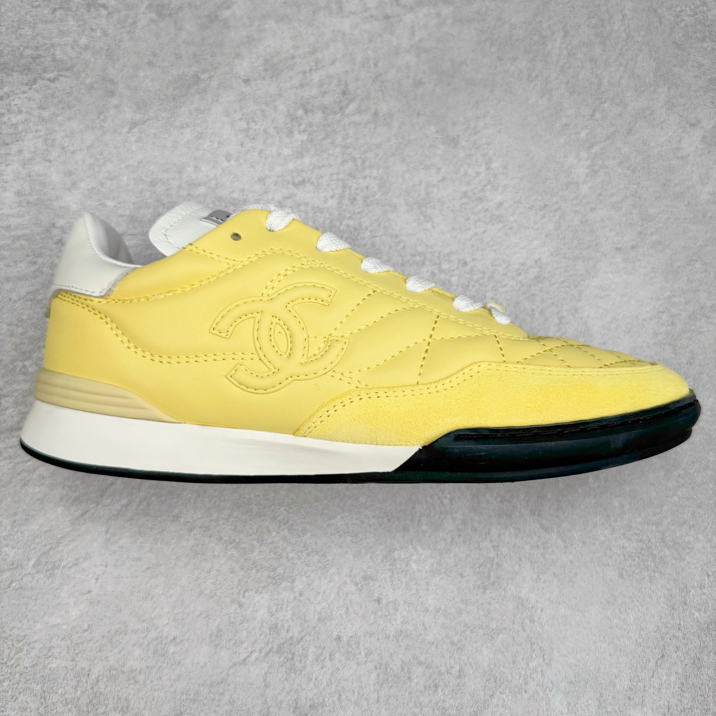 #纯原 Chanel 香奈儿最新菱格小球鞋 四季百搭 coco女孩必入 隐藏款网球鞋 秀气高级好看 非常舒适!24新款棒球鞋 莞产顶级纯原 官方最新花纹礼盒顶级包装官方同步 鞋面原版定制胎牛油皮 牛反绒 原版进口透气绒布 小羊皮内里 原版开模碎钉钉橡胶 原厂TPU组合大底 尺码:35 36 37 38 39 40-选品中心