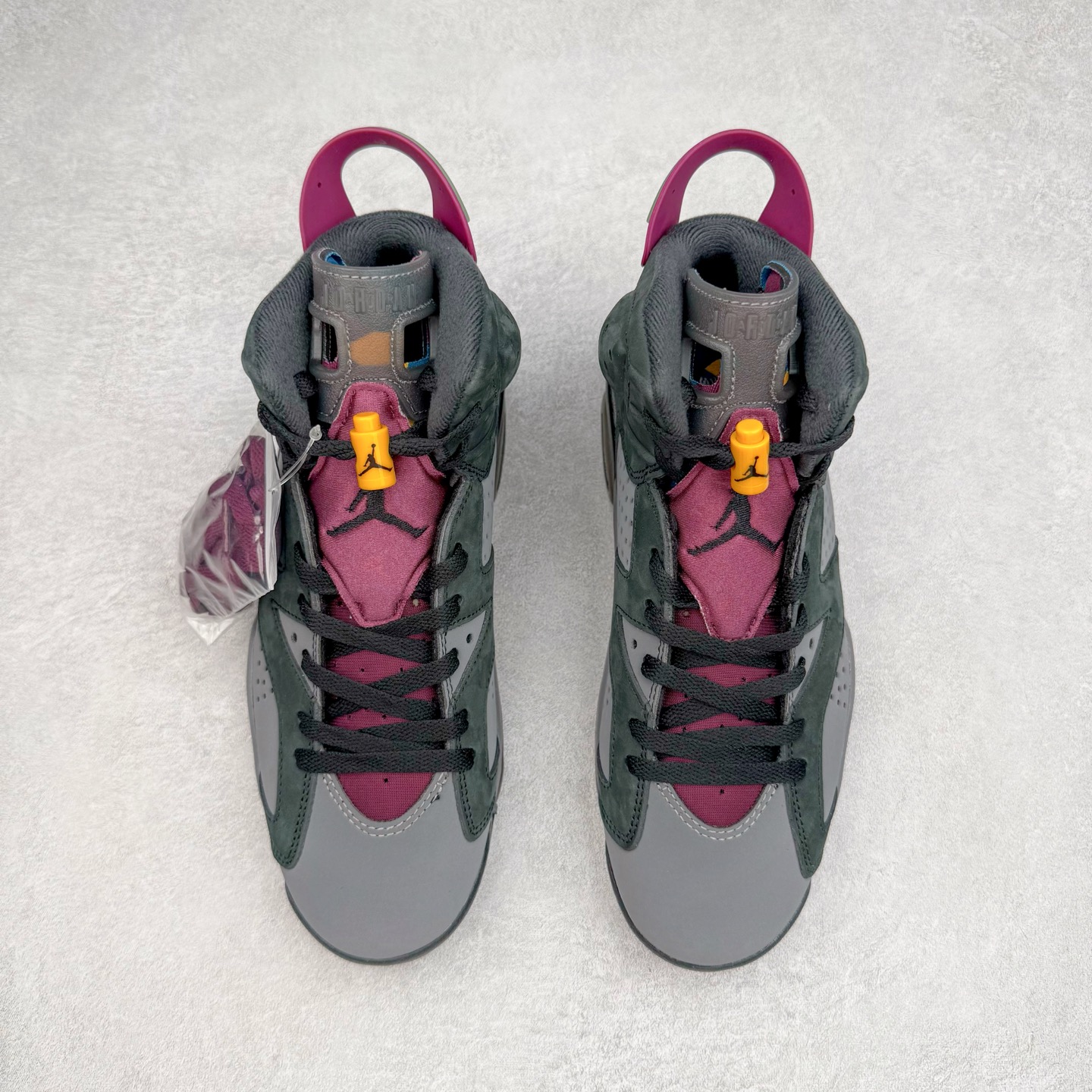 图片[2]-＃K版纯原 Air Jordan AJ6 Retro \\\”bordeaux\\\” 灰黑紫 CT8529-063 原楦原纸板开发 采购原厂皮料 原厂定型 后跟完美效果 到手可放心比对发售原鞋 上脚百分百充当正品驾驭 真正原装公司级完美鞋型 一切细节实拍所见所得 纸板中底、钢印 完美版型 一应俱全外贸专供 发国外寄售可稳妥充正操作 实拍调校N版已经零色差零失真 百分百还原实物色彩所见即所得 不存在货不对板色差等低级问题 选购参考实物拍摄 不混卖不参货 只用心做好货严格选品 承诺混一赔十 尺码：40 40.5 41 42 42.5 43 44 44.5 45 46 47.5-选品中心