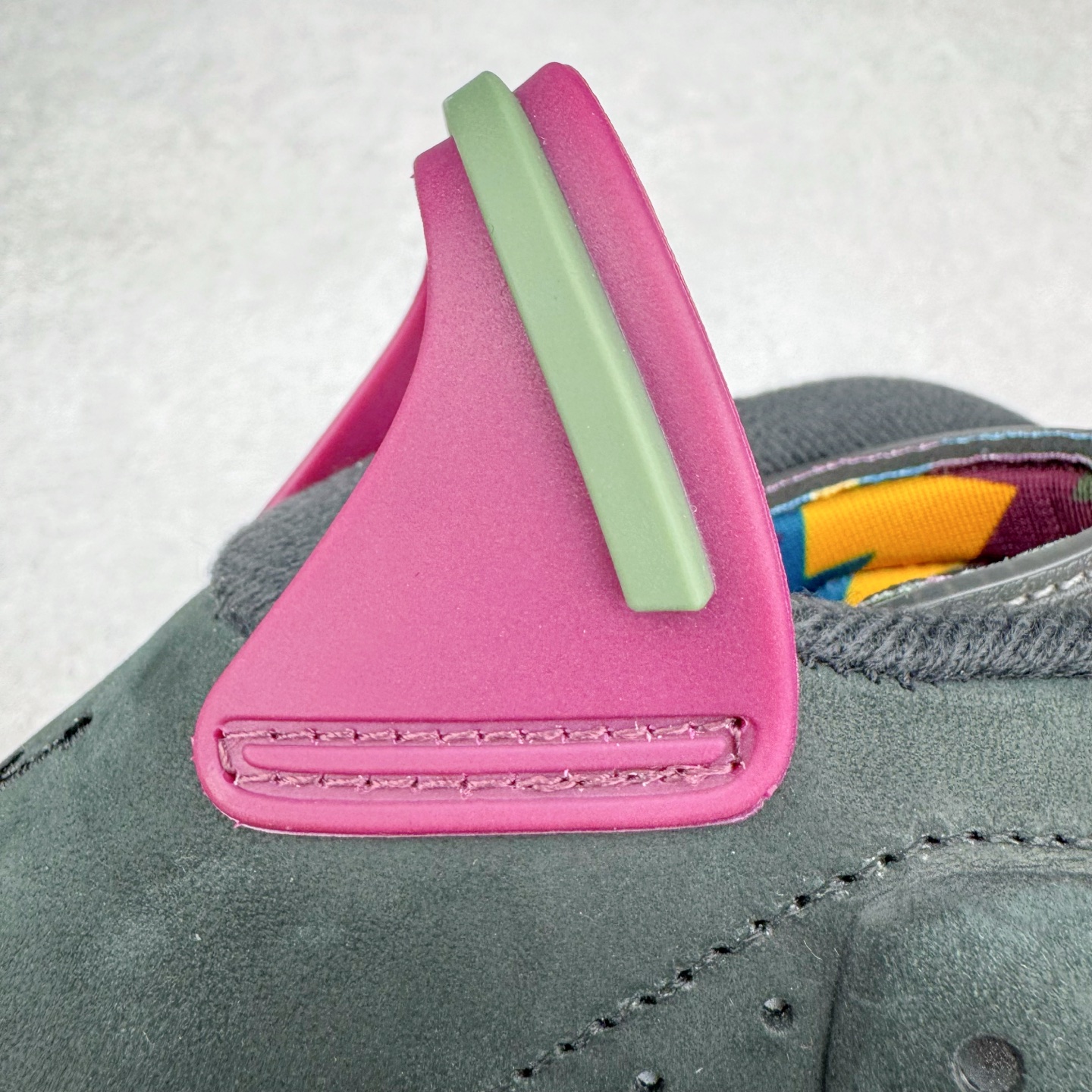 图片[15]-＃K版纯原 Air Jordan AJ6 Retro \\\”bordeaux\\\” 灰黑紫 CT8529-063 原楦原纸板开发 采购原厂皮料 原厂定型 后跟完美效果 到手可放心比对发售原鞋 上脚百分百充当正品驾驭 真正原装公司级完美鞋型 一切细节实拍所见所得 纸板中底、钢印 完美版型 一应俱全外贸专供 发国外寄售可稳妥充正操作 实拍调校N版已经零色差零失真 百分百还原实物色彩所见即所得 不存在货不对板色差等低级问题 选购参考实物拍摄 不混卖不参货 只用心做好货严格选品 承诺混一赔十 尺码：40 40.5 41 42 42.5 43 44 44.5 45 46 47.5-选品中心