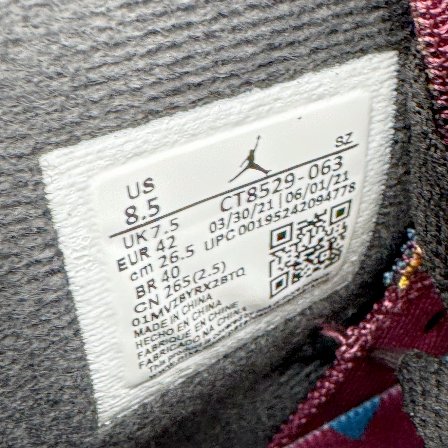 图片[20]-＃K版纯原 Air Jordan AJ6 Retro \\\”bordeaux\\\” 灰黑紫 CT8529-063 原楦原纸板开发 采购原厂皮料 原厂定型 后跟完美效果 到手可放心比对发售原鞋 上脚百分百充当正品驾驭 真正原装公司级完美鞋型 一切细节实拍所见所得 纸板中底、钢印 完美版型 一应俱全外贸专供 发国外寄售可稳妥充正操作 实拍调校N版已经零色差零失真 百分百还原实物色彩所见即所得 不存在货不对板色差等低级问题 选购参考实物拍摄 不混卖不参货 只用心做好货严格选品 承诺混一赔十 尺码：40 40.5 41 42 42.5 43 44 44.5 45 46 47.5-选品中心