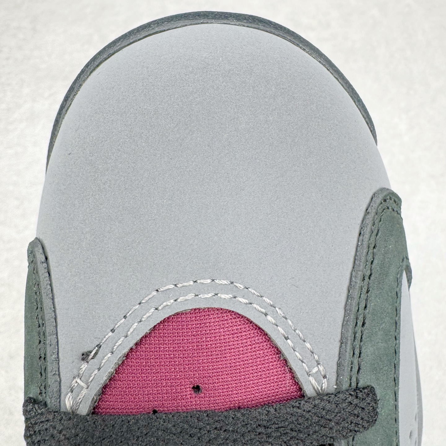 图片[16]-＃K版纯原 Air Jordan AJ6 Retro \\\”bordeaux\\\” 灰黑紫 CT8529-063 原楦原纸板开发 采购原厂皮料 原厂定型 后跟完美效果 到手可放心比对发售原鞋 上脚百分百充当正品驾驭 真正原装公司级完美鞋型 一切细节实拍所见所得 纸板中底、钢印 完美版型 一应俱全外贸专供 发国外寄售可稳妥充正操作 实拍调校N版已经零色差零失真 百分百还原实物色彩所见即所得 不存在货不对板色差等低级问题 选购参考实物拍摄 不混卖不参货 只用心做好货严格选品 承诺混一赔十 尺码：40 40.5 41 42 42.5 43 44 44.5 45 46 47.5-选品中心