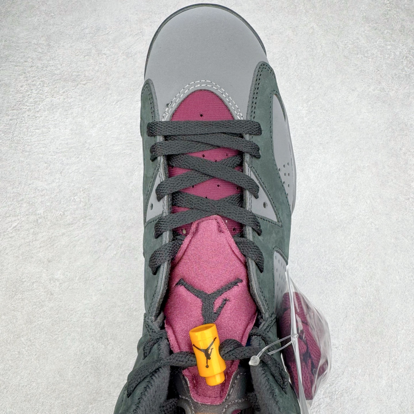 图片[4]-＃K版纯原 Air Jordan AJ6 Retro \\\”bordeaux\\\” 灰黑紫 CT8529-063 原楦原纸板开发 采购原厂皮料 原厂定型 后跟完美效果 到手可放心比对发售原鞋 上脚百分百充当正品驾驭 真正原装公司级完美鞋型 一切细节实拍所见所得 纸板中底、钢印 完美版型 一应俱全外贸专供 发国外寄售可稳妥充正操作 实拍调校N版已经零色差零失真 百分百还原实物色彩所见即所得 不存在货不对板色差等低级问题 选购参考实物拍摄 不混卖不参货 只用心做好货严格选品 承诺混一赔十 尺码：40 40.5 41 42 42.5 43 44 44.5 45 46 47.5-选品中心