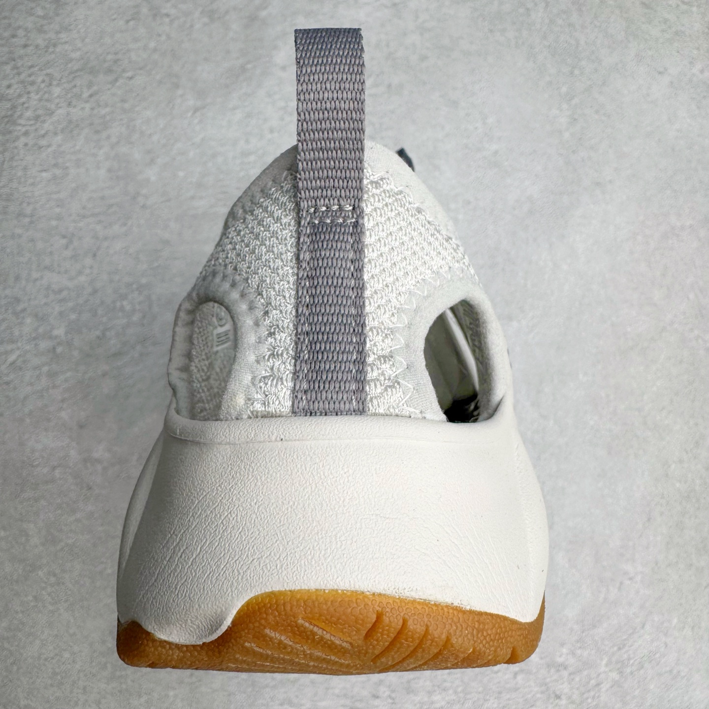 图片[8]-KEEN Hyperport H2 科恩防滑耐磨低帮户外功能鞋溯溪鞋凉鞋 KEEN诞生于2003年的美国人气户外品牌，以一双“保护脚趾”且能涉足水域的户外凉鞋NEWPORT诞生为契机，开启原创制鞋之路。KEEN相信，天空之下即是户外，因为户外不一定是极具挑战性的独自冒险，也可以是与朋友、家人和宠物一同分享外面的世界。同时，KEEN从诞生之初便始终贯彻环保制鞋的理念，不断创造出优秀的原创奇履。脚踏实地，致力向善。我们想和世界产生更多交集为世界减少更多负担，和你趣户外、趣做自己、趣环保让地球和生活都变得更美好。尺码：36 36.5 37.5 38 38.5 39 40 40.5 41 42 42.5 43 44 44.5 45-选品中心