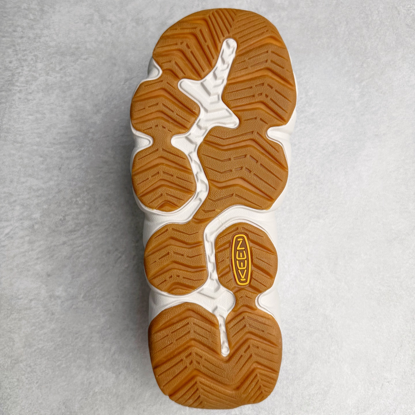 图片[9]-KEEN Hyperport H2 科恩防滑耐磨低帮户外功能鞋溯溪鞋凉鞋 KEEN诞生于2003年的美国人气户外品牌，以一双“保护脚趾”且能涉足水域的户外凉鞋NEWPORT诞生为契机，开启原创制鞋之路。KEEN相信，天空之下即是户外，因为户外不一定是极具挑战性的独自冒险，也可以是与朋友、家人和宠物一同分享外面的世界。同时，KEEN从诞生之初便始终贯彻环保制鞋的理念，不断创造出优秀的原创奇履。脚踏实地，致力向善。我们想和世界产生更多交集为世界减少更多负担，和你趣户外、趣做自己、趣环保让地球和生活都变得更美好。尺码：36 36.5 37.5 38 38.5 39 40 40.5 41 42 42.5 43 44 44.5 45-选品中心