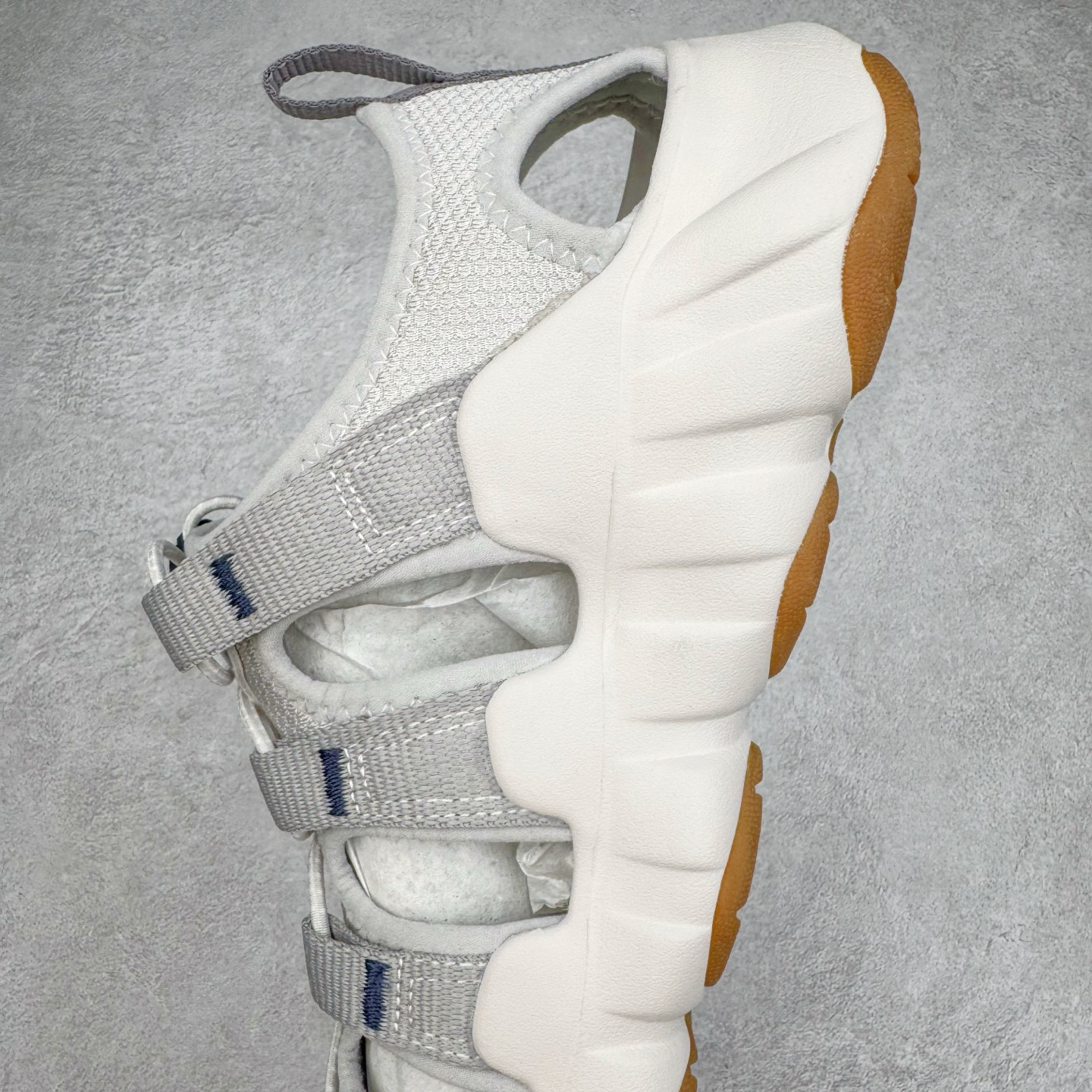 图片[7]-KEEN Hyperport H2 科恩防滑耐磨低帮户外功能鞋溯溪鞋凉鞋 KEEN诞生于2003年的美国人气户外品牌，以一双“保护脚趾”且能涉足水域的户外凉鞋NEWPORT诞生为契机，开启原创制鞋之路。KEEN相信，天空之下即是户外，因为户外不一定是极具挑战性的独自冒险，也可以是与朋友、家人和宠物一同分享外面的世界。同时，KEEN从诞生之初便始终贯彻环保制鞋的理念，不断创造出优秀的原创奇履。脚踏实地，致力向善。我们想和世界产生更多交集为世界减少更多负担，和你趣户外、趣做自己、趣环保让地球和生活都变得更美好。尺码：36 36.5 37.5 38 38.5 39 40 40.5 41 42 42.5 43 44 44.5 45-选品中心