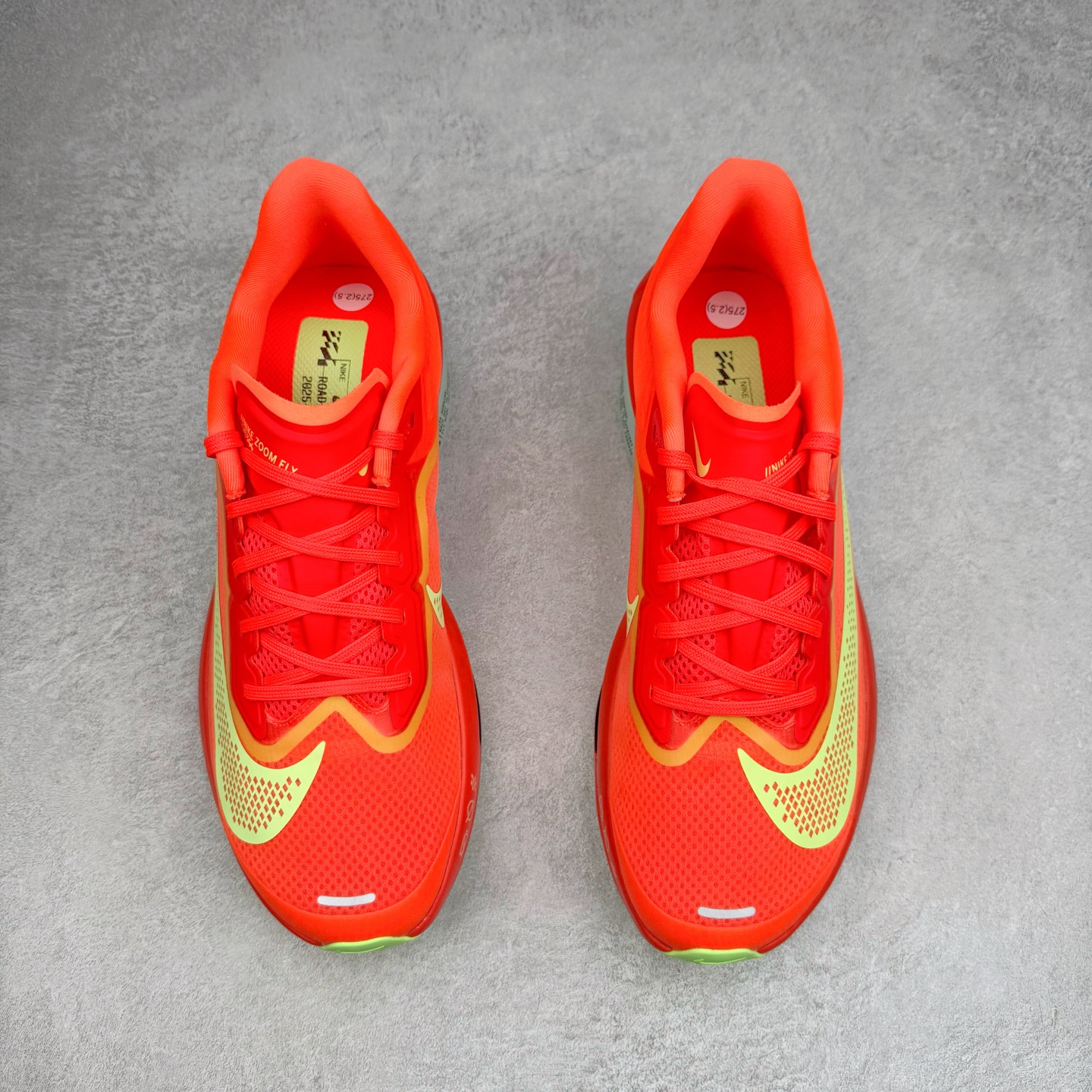 图片[2]-＃TG纯原 NK ZoomX Invincible Run Flyknit 6 轻量跑鞋 FN8464-601 飞织低帮休闲运动慢跑鞋 厚底增高 老爹鞋 此鞋专为短跑运动员而生 是为 5 至 10 公里距离的赛事和训练打造 整体设计采用流线型的轻质工程网眼材质构成鞋面 并与其他 Running 旗舰鞋款同样搭载全脚掌 ZoomX 缓冲中底 搭配 Pebax 物料与橡胶外底 ZoomX StreakFly 首发配色以Prototype呈现 其灵感是来自开发期间的磨损测试 透过编号的标记与内侧的预期跑步距离突出研发过程 尺码：36 36.5 37.5 38 38.5 39 40 40.5 41 42 42.5 43 44 45-选品中心