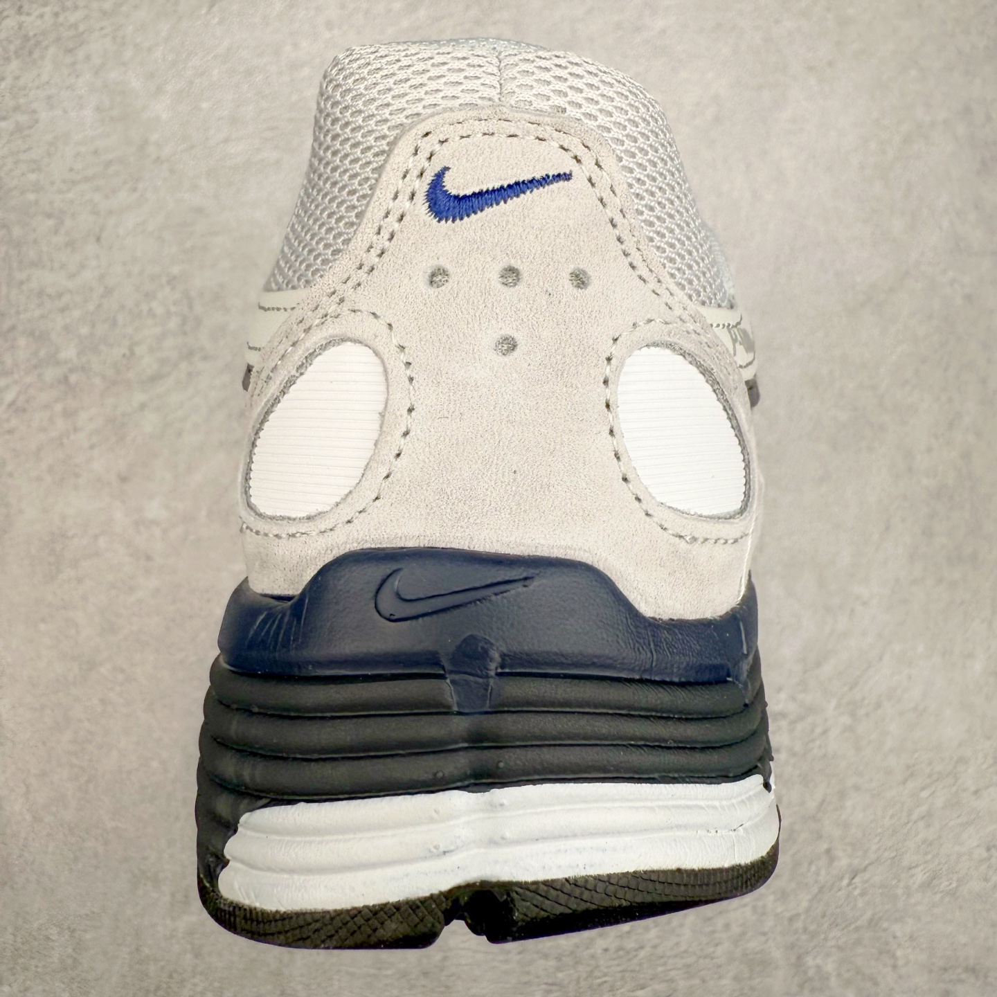 图片[8]-NK P-6000 系列低帮复古老爹风休闲运动舒适慢跑鞋 IB3081-001 融合 Pegasus 过往运动鞋设计 助力 21 世纪早期跑步运动跃升时尚新高度 采用透气网眼布、运动风格线条和耐穿覆面 兼具吸睛外观和舒适感受 中底泡绵以田径赛道为灵感 打造厚实设计 缔造出众缓震性能 尺码：36 36.5 37.5 38 38.5 39 40 40.5 41 42 42.5 43 44 44.5 45-选品中心