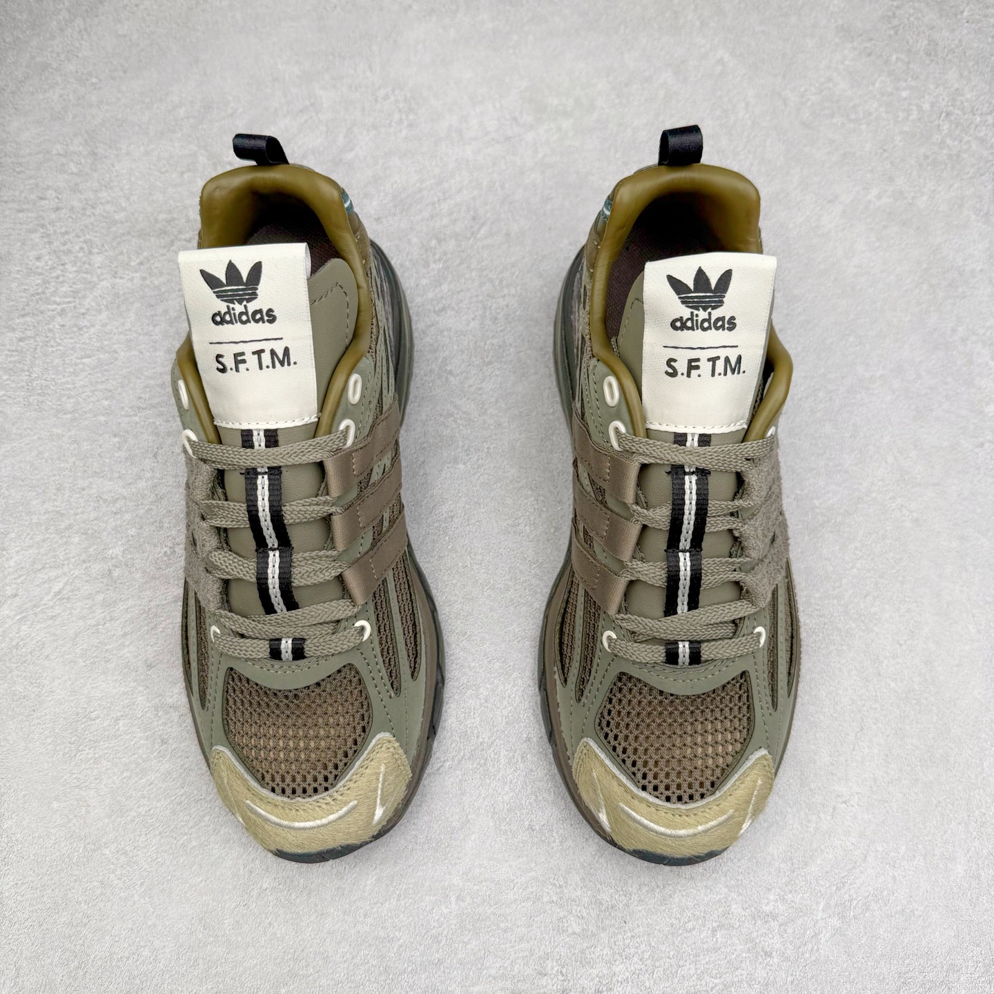 图片[2]-SFTM x AD Originals ADISTAR CUSHION 联名复古舒适防滑耐磨低帮生活休闲鞋 JR8045实拍调校N版已经零色差零失真 百分百还原实物色彩所见即所得 不存在货不对板色差等低级问题 选购参考实物拍摄 不混卖不参货 只用心做好货严格选品 承诺混一赔十 尺码：36 36.5 37.5 38 38.5 39 40 40.5 41 42 42.5 43 44 44.5 45-选品中心