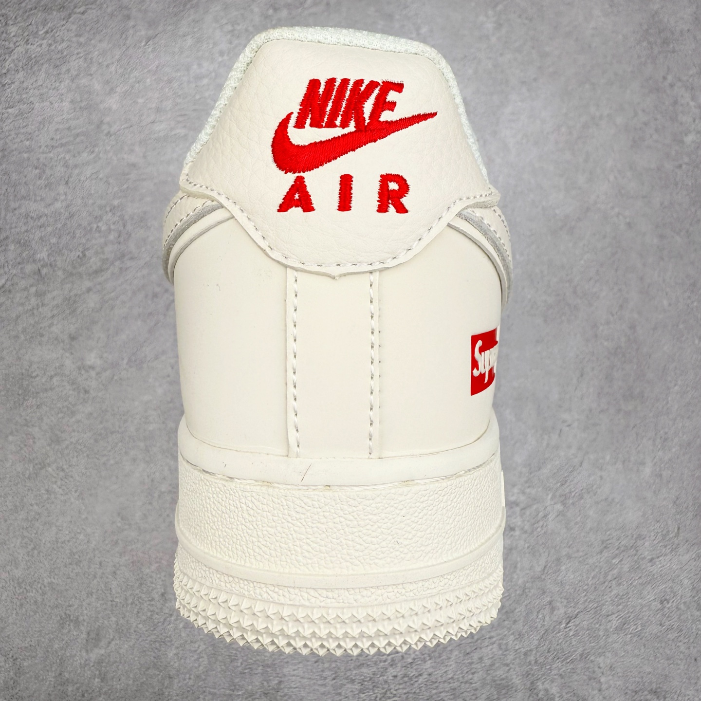 图片[8]-NK Air Force 1´07 Low 空军一号低帮百搭休闲运动板鞋 CS5288-011 柔软、弹性十足的缓震性能和出色的中底设计 横跨复古与现代的外型结合 造就出风靡全球 三十多年的Force 1 直到今天还深受青睐 实拍调校N版已经零色差零失真 百分百还原实物色彩所见即所得 不存在货不对板色差等低级问题 选购参考实物拍摄 不混卖不参货 只用心做好货严格选品 承诺混一赔十 尺码：36 36.5 37.5 38 38.5 39 40 40.5 41 42 42.5 43 44 44.5 45-选品中心