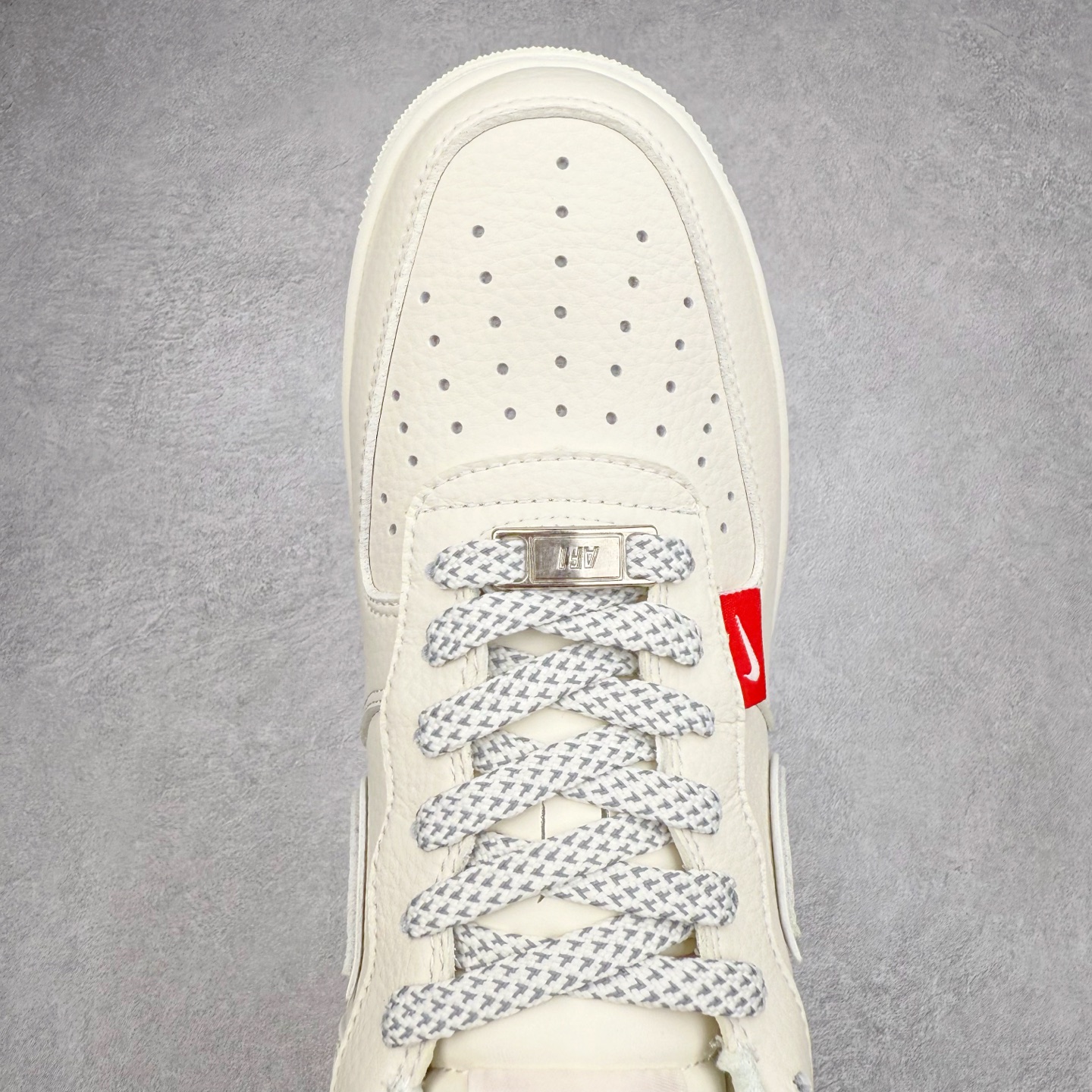 图片[4]-NK Air Force 1´07 Low 空军一号低帮百搭休闲运动板鞋 CS5288-011 柔软、弹性十足的缓震性能和出色的中底设计 横跨复古与现代的外型结合 造就出风靡全球 三十多年的Force 1 直到今天还深受青睐 实拍调校N版已经零色差零失真 百分百还原实物色彩所见即所得 不存在货不对板色差等低级问题 选购参考实物拍摄 不混卖不参货 只用心做好货严格选品 承诺混一赔十 尺码：36 36.5 37.5 38 38.5 39 40 40.5 41 42 42.5 43 44 44.5 45-选品中心