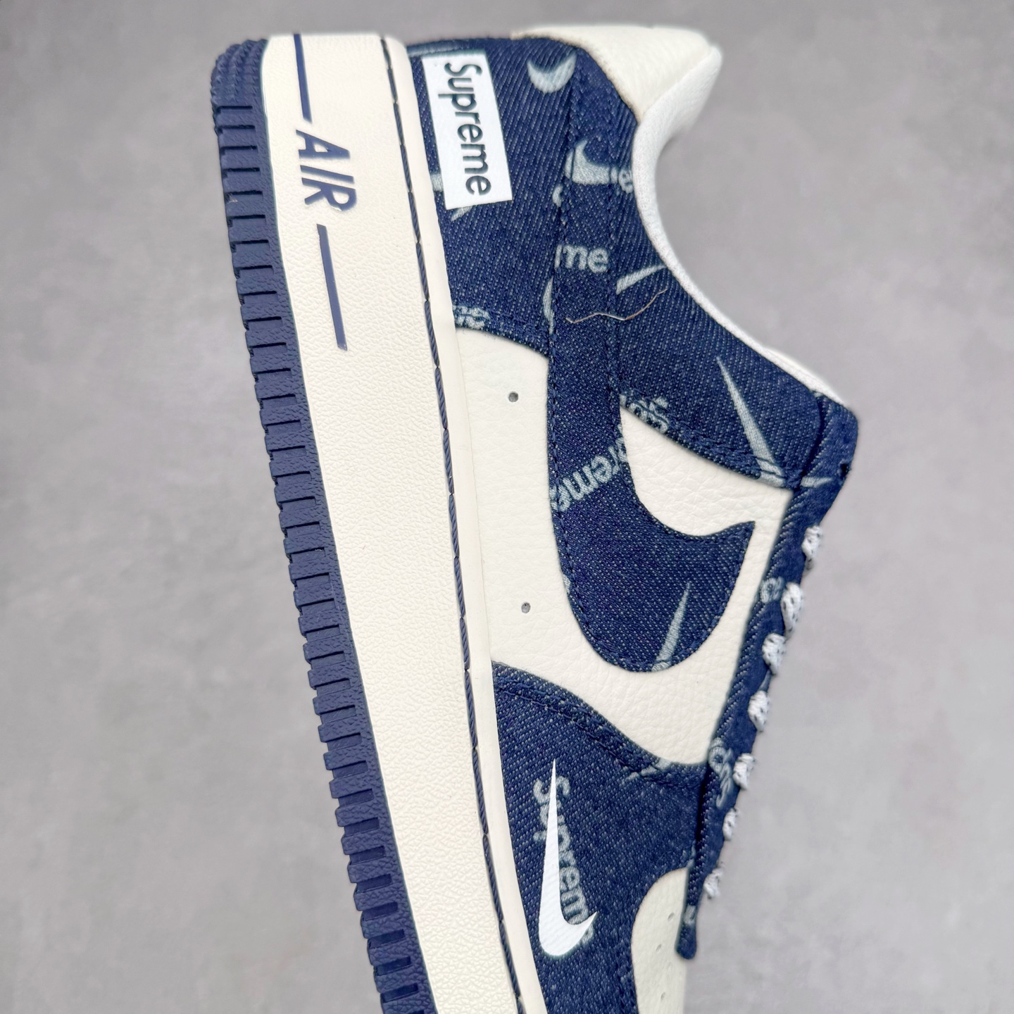 图片[6]-NK Air Force 1´07 Low 空军一号低帮百搭休闲运动板鞋 LW9279-005 柔软、弹性十足的缓震性能和出色的中底设计 横跨复古与现代的外型结合 造就出风靡全球 三十多年的Force 1 直到今天还深受青睐 实拍调校N版已经零色差零失真 百分百还原实物色彩所见即所得 不存在货不对板色差等低级问题 选购参考实物拍摄 不混卖不参货 只用心做好货严格选品 承诺混一赔十 尺码：36 36.5 37.5 38 38.5 39 40 40.5 41 42 42.5 43 44 44.5 45-选品中心