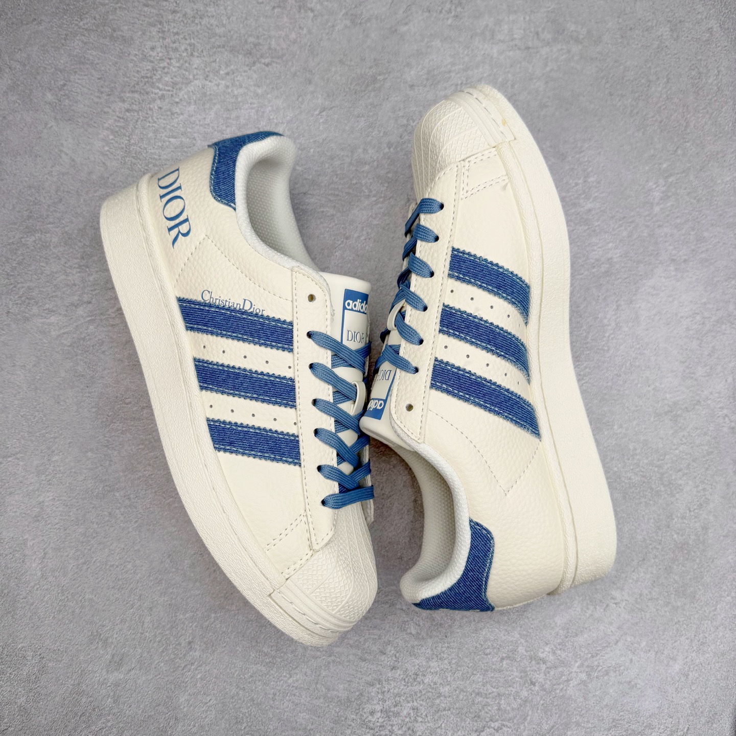 图片[3]-＃C2 AD Originals Superstar 经典复古贝壳头板鞋 AD8010 诞生于1969年 是第一双将全皮面鞋 身与橡胶鞋头结合在一起的低帮篮球鞋 Superstar最开始 是作为高帮篮球鞋Pro Model的低帮版本而出现的 但因为其独特和醒目的橡胶鞋头造型而让大家熟知 被大家形象地称为\\\”shelltoe\\\”贝壳头 在70年代的美国职业篮球场上 接近3/4的NBA球员都将这双Superstar作为场上用鞋 80年代之后 经过不断的改良和发展 Superstar逐渐成为横跨时装、音乐、街头文化、休闲和运动等各大领域的时尚潮鞋 尺码：36 36.5 37 38 38.5 39 40 40.5 41 42 42.5 43 44 44.5 45-选品中心