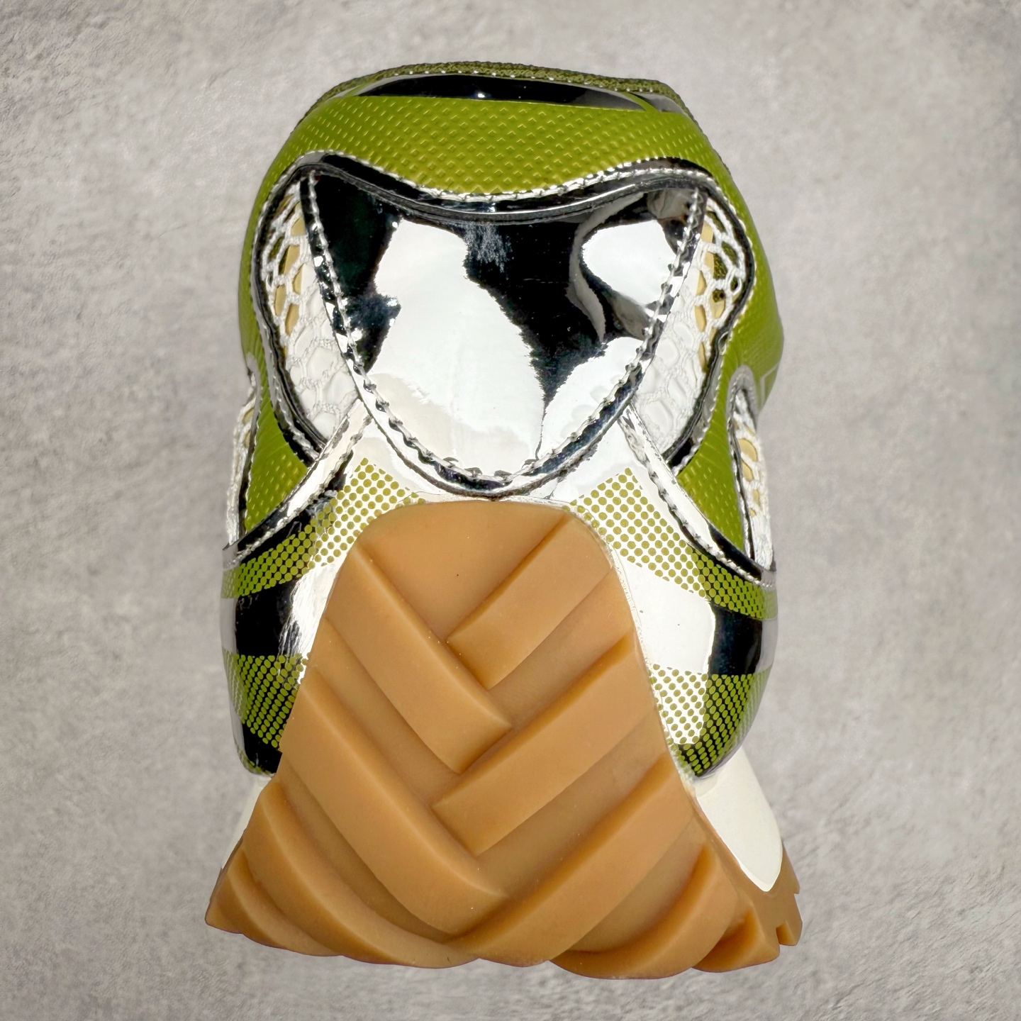 图片[8]-BOTTEGA VENETA Orbit Runner BV葆蝶家时尚休闲王一博同款老爹鞋运动鞋 原版开发 一比一打造 相似度百分之99以上 市场一梯队级别品质 区别市场任何标文顶级品质版本 采用轻质科技网布面料 搭配几何图案设计橡胶外底 王炸系列 高版本 认准套包工艺 实际增高很多哦 还是一样显腿细非常nice 耐玩耐造 对标对版 套包鞋工艺 认准高版本 大底选用拼色TPU大底 配置原版包装 尺码：35 36 37 38 39 40 41 42 43 44 45-选品中心