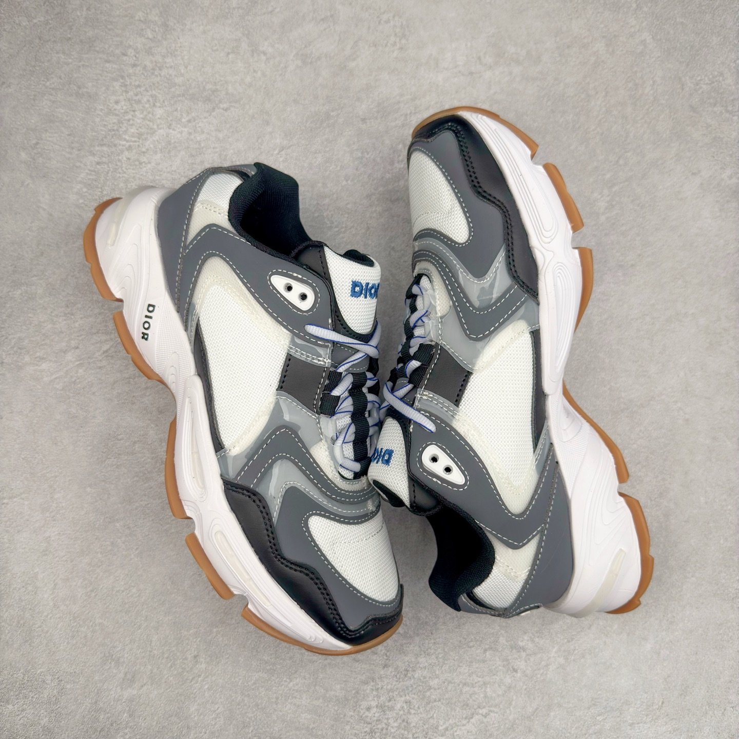 图片[3]-DIOR迪奥CD1低帮运动休闲鞋 鞋舌饰以“DIOR”标志，搭配轻盈的橡胶鞋底。鞋面采用透气网面，夏季必备单品 可与各式休闲或运动单品随心搭配。尺码：40 41 42 43 44 45-选品中心