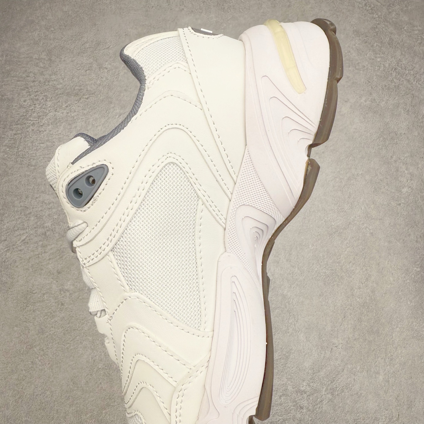 图片[7]-DIOR迪奥CD1低帮运动休闲鞋 鞋舌饰以“DIOR”标志，搭配轻盈的橡胶鞋底。鞋面采用透气网面，夏季必备单品 可与各式休闲或运动单品随心搭配。尺码：40 41 42 43 44 45-选品中心