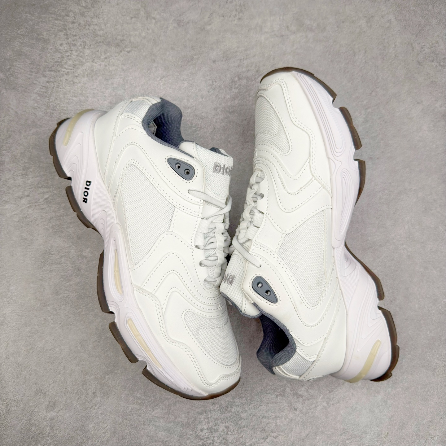 图片[3]-DIOR迪奥CD1低帮运动休闲鞋 鞋舌饰以“DIOR”标志，搭配轻盈的橡胶鞋底。鞋面采用透气网面，夏季必备单品 可与各式休闲或运动单品随心搭配。尺码：40 41 42 43 44 45-选品中心