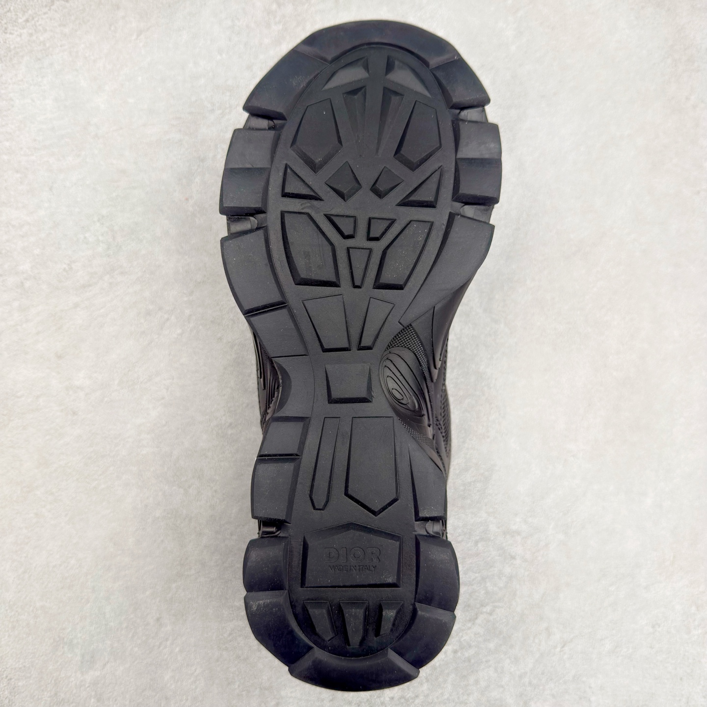 图片[9]-DIOR迪奥CD1低帮运动休闲鞋 鞋舌饰以“DIOR”标志，搭配轻盈的橡胶鞋底。鞋面采用透气网面，夏季必备单品 可与各式休闲或运动单品随心搭配。尺码：40 41 42 43 44 45-选品中心