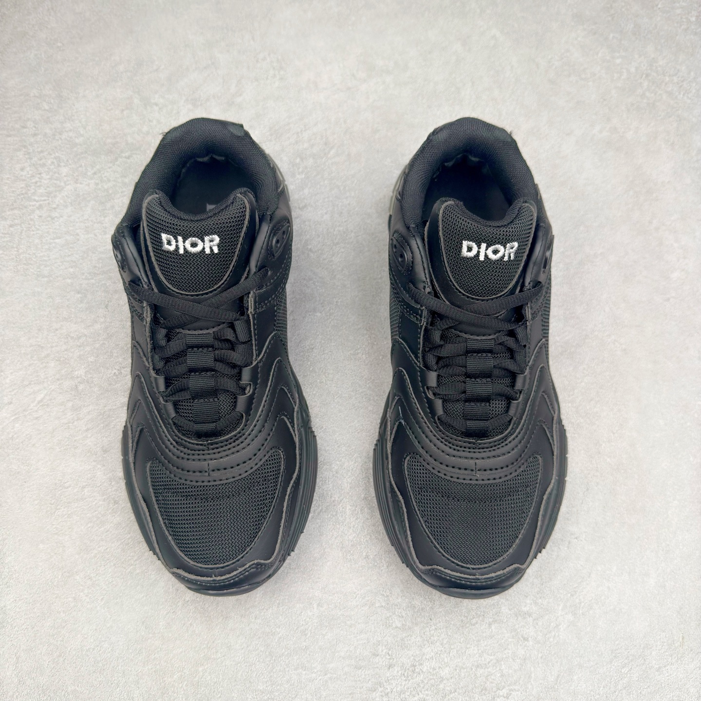 图片[2]-DIOR迪奥CD1低帮运动休闲鞋 鞋舌饰以“DIOR”标志，搭配轻盈的橡胶鞋底。鞋面采用透气网面，夏季必备单品 可与各式休闲或运动单品随心搭配。尺码：40 41 42 43 44 45-选品中心