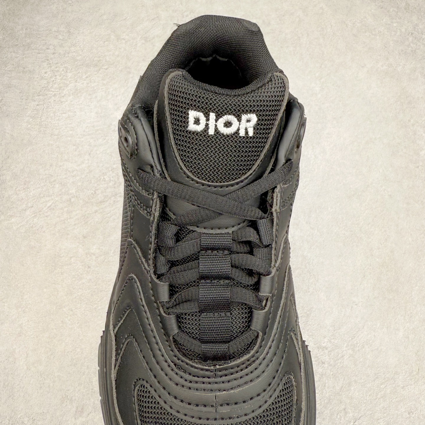 图片[5]-DIOR迪奥CD1低帮运动休闲鞋 鞋舌饰以“DIOR”标志，搭配轻盈的橡胶鞋底。鞋面采用透气网面，夏季必备单品 可与各式休闲或运动单品随心搭配。尺码：40 41 42 43 44 45-选品中心