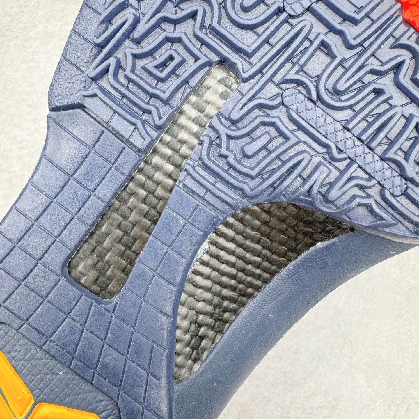 图片[20]-＃灭世/Max Caitlin Clark x Nike Kobe 5 Protro “Indiana Fever” 科比5代克拉克森联名蓝色 IM3207-400 灭世海外球员版 搭载最高工艺标准 版型 外观 细节 用料 不同于市场主流货品 拒绝杀猪套牌纯原套路 欢迎对比品鉴 外观升级点：鞋头冲孔 后跟海绵填充 飞线质感 碳板纹理 纸板对位 悉数升级对标ZP 用料升级点：前掌气垫➕后掌马蹄zoom（增配）澎湃脚感 完美解决正品后掌泡棉衰减问题 版型尺码升级：海外球员版 前掌包裹提升 尺码增加US13 47.5码 适配 职业球员 灭世纯原海外球员版『质 价 比』拉满 拳打杀猪纯原 脚踢一眼假通货 高端外贸渠道口碑爆炸 尺码：39 40 40.5 41 42 42.5 43 44 44.5 45 46 47.5-选品中心