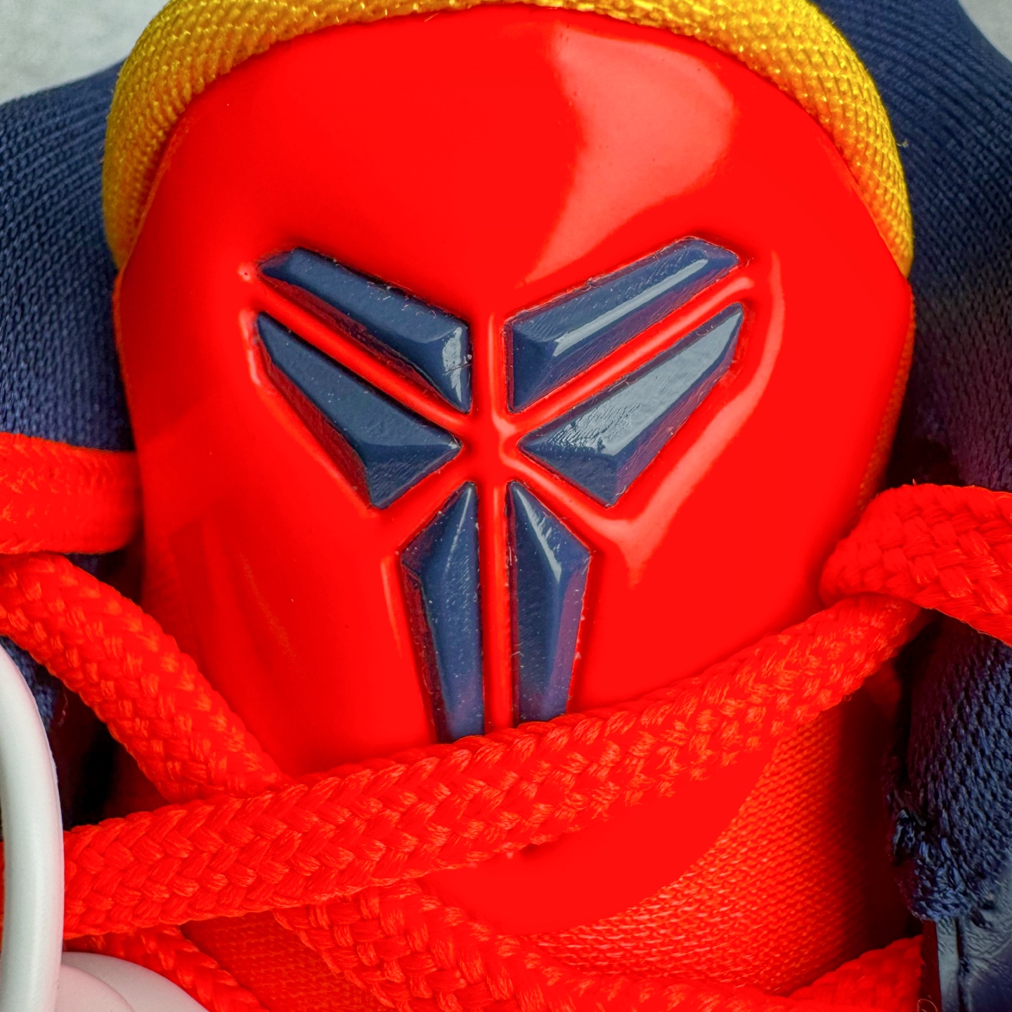 图片[13]-＃灭世/Max Caitlin Clark x Nike Kobe 5 Protro “Indiana Fever” 科比5代克拉克森联名蓝色 IM3207-400 灭世海外球员版 搭载最高工艺标准 版型 外观 细节 用料 不同于市场主流货品 拒绝杀猪套牌纯原套路 欢迎对比品鉴 外观升级点：鞋头冲孔 后跟海绵填充 飞线质感 碳板纹理 纸板对位 悉数升级对标ZP 用料升级点：前掌气垫➕后掌马蹄zoom（增配）澎湃脚感 完美解决正品后掌泡棉衰减问题 版型尺码升级：海外球员版 前掌包裹提升 尺码增加US13 47.5码 适配 职业球员 灭世纯原海外球员版『质 价 比』拉满 拳打杀猪纯原 脚踢一眼假通货 高端外贸渠道口碑爆炸 尺码：39 40 40.5 41 42 42.5 43 44 44.5 45 46 47.5-选品中心