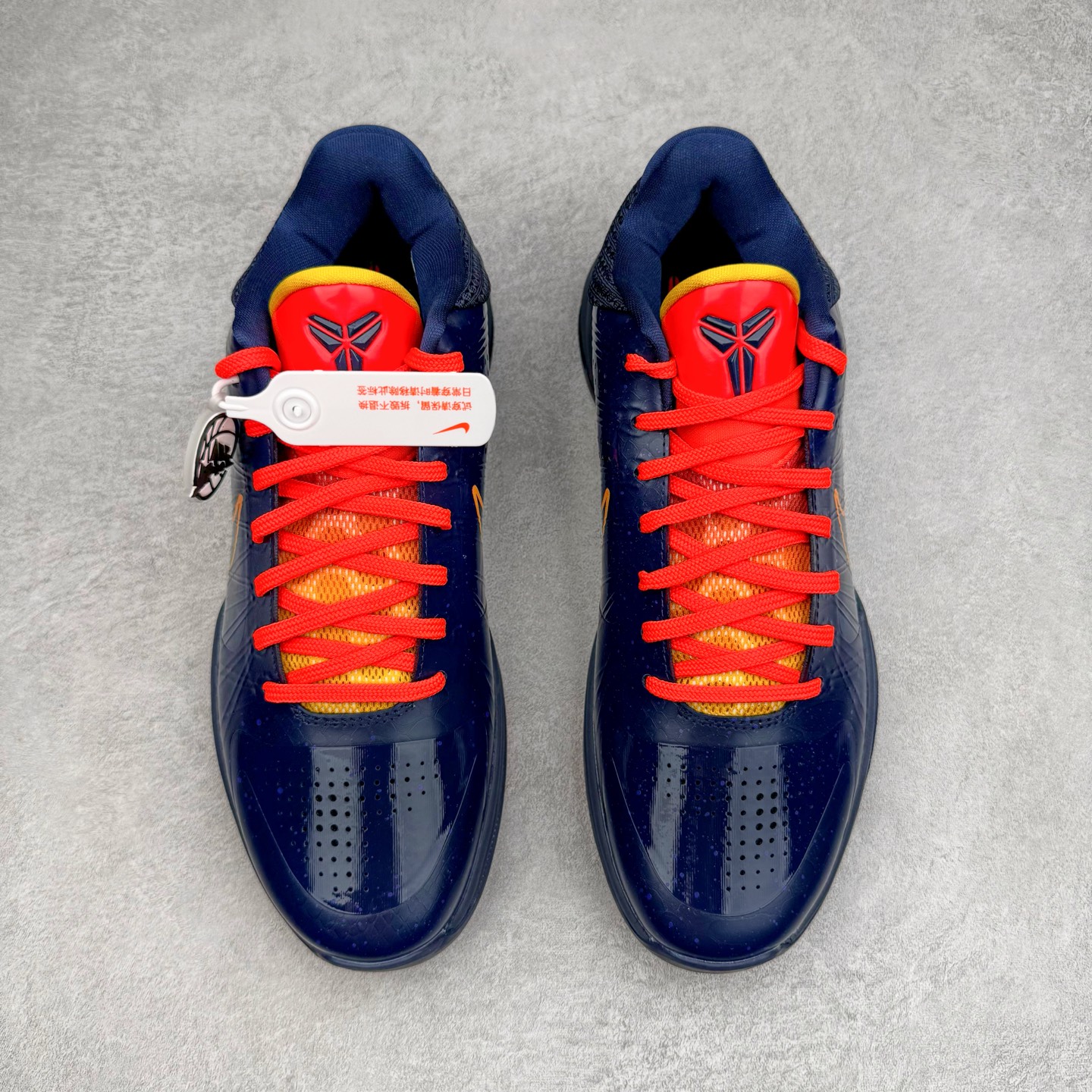 图片[2]-＃灭世/Max Caitlin Clark x Nike Kobe 5 Protro “Indiana Fever” 科比5代克拉克森联名蓝色 IM3207-400 灭世海外球员版 搭载最高工艺标准 版型 外观 细节 用料 不同于市场主流货品 拒绝杀猪套牌纯原套路 欢迎对比品鉴 外观升级点：鞋头冲孔 后跟海绵填充 飞线质感 碳板纹理 纸板对位 悉数升级对标ZP 用料升级点：前掌气垫➕后掌马蹄zoom（增配）澎湃脚感 完美解决正品后掌泡棉衰减问题 版型尺码升级：海外球员版 前掌包裹提升 尺码增加US13 47.5码 适配 职业球员 灭世纯原海外球员版『质 价 比』拉满 拳打杀猪纯原 脚踢一眼假通货 高端外贸渠道口碑爆炸 尺码：39 40 40.5 41 42 42.5 43 44 44.5 45 46 47.5-选品中心