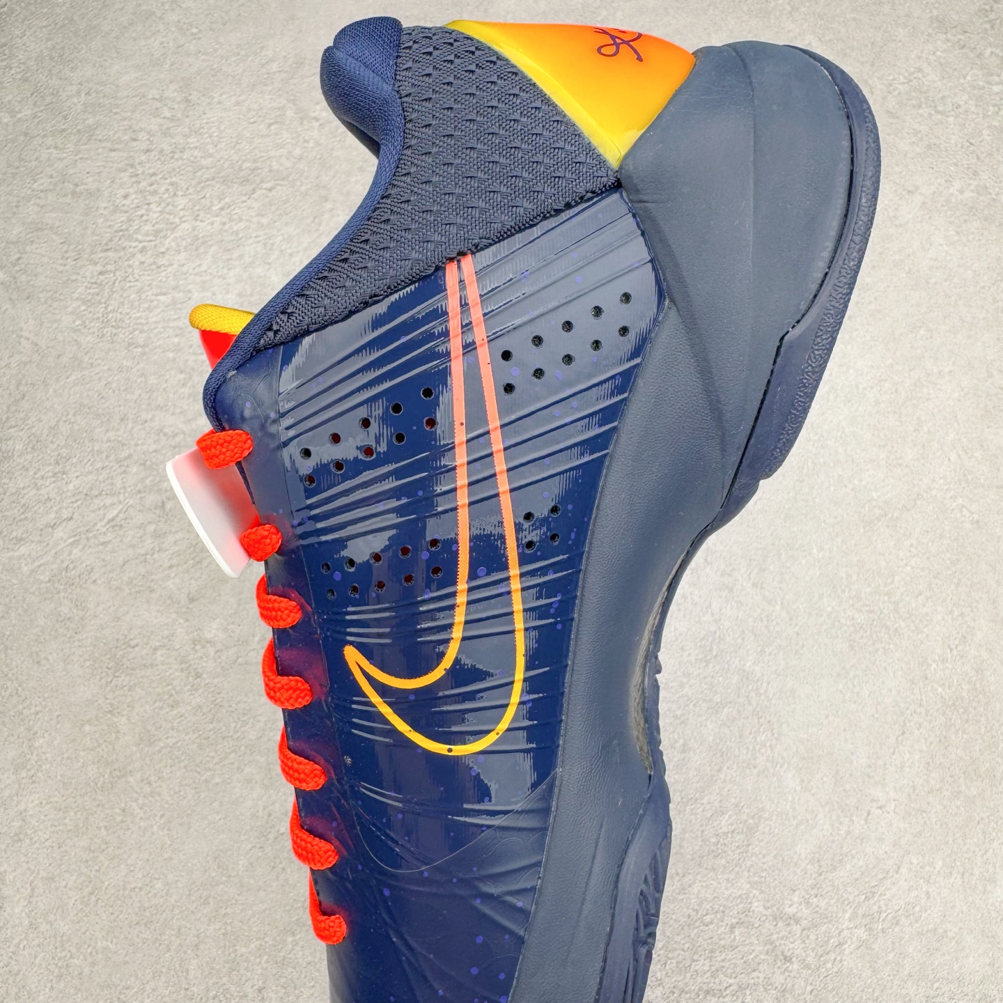 图片[7]-＃灭世/Max Caitlin Clark x Nike Kobe 5 Protro “Indiana Fever” 科比5代克拉克森联名蓝色 IM3207-400 灭世海外球员版 搭载最高工艺标准 版型 外观 细节 用料 不同于市场主流货品 拒绝杀猪套牌纯原套路 欢迎对比品鉴 外观升级点：鞋头冲孔 后跟海绵填充 飞线质感 碳板纹理 纸板对位 悉数升级对标ZP 用料升级点：前掌气垫➕后掌马蹄zoom（增配）澎湃脚感 完美解决正品后掌泡棉衰减问题 版型尺码升级：海外球员版 前掌包裹提升 尺码增加US13 47.5码 适配 职业球员 灭世纯原海外球员版『质 价 比』拉满 拳打杀猪纯原 脚踢一眼假通货 高端外贸渠道口碑爆炸 尺码：39 40 40.5 41 42 42.5 43 44 44.5 45 46 47.5-选品中心