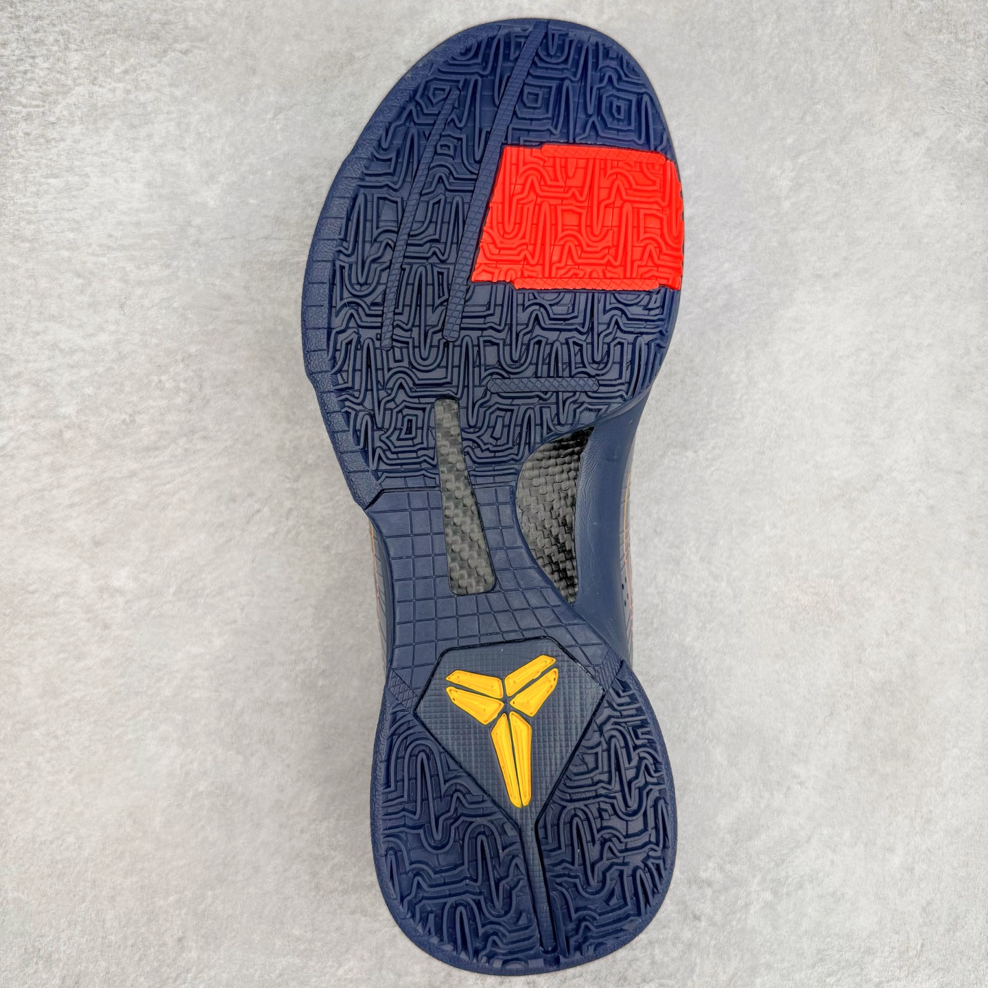 图片[9]-＃灭世/Max Caitlin Clark x Nike Kobe 5 Protro “Indiana Fever” 科比5代克拉克森联名蓝色 IM3207-400 灭世海外球员版 搭载最高工艺标准 版型 外观 细节 用料 不同于市场主流货品 拒绝杀猪套牌纯原套路 欢迎对比品鉴 外观升级点：鞋头冲孔 后跟海绵填充 飞线质感 碳板纹理 纸板对位 悉数升级对标ZP 用料升级点：前掌气垫➕后掌马蹄zoom（增配）澎湃脚感 完美解决正品后掌泡棉衰减问题 版型尺码升级：海外球员版 前掌包裹提升 尺码增加US13 47.5码 适配 职业球员 灭世纯原海外球员版『质 价 比』拉满 拳打杀猪纯原 脚踢一眼假通货 高端外贸渠道口碑爆炸 尺码：39 40 40.5 41 42 42.5 43 44 44.5 45 46 47.5-选品中心