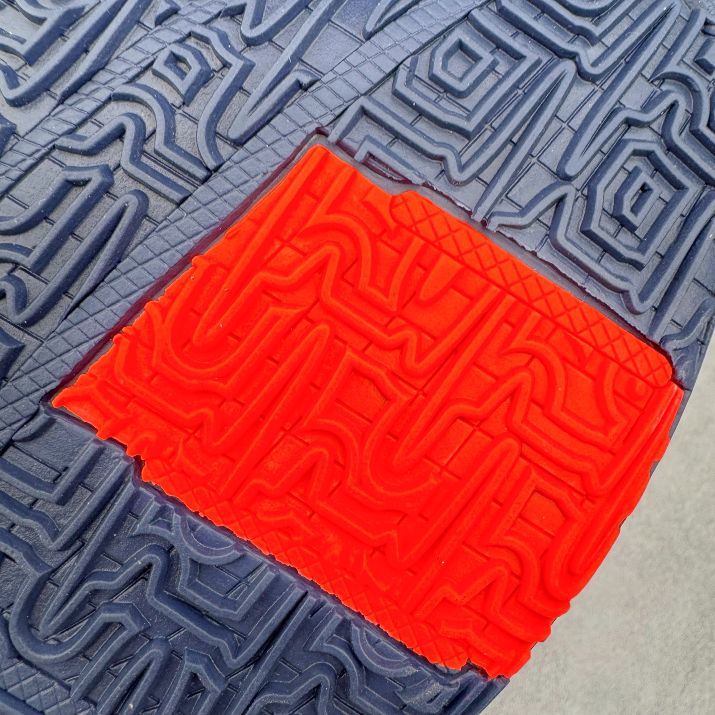 图片[18]-＃灭世/Max Caitlin Clark x Nike Kobe 5 Protro “Indiana Fever” 科比5代克拉克森联名蓝色 IM3207-400 灭世海外球员版 搭载最高工艺标准 版型 外观 细节 用料 不同于市场主流货品 拒绝杀猪套牌纯原套路 欢迎对比品鉴 外观升级点：鞋头冲孔 后跟海绵填充 飞线质感 碳板纹理 纸板对位 悉数升级对标ZP 用料升级点：前掌气垫➕后掌马蹄zoom（增配）澎湃脚感 完美解决正品后掌泡棉衰减问题 版型尺码升级：海外球员版 前掌包裹提升 尺码增加US13 47.5码 适配 职业球员 灭世纯原海外球员版『质 价 比』拉满 拳打杀猪纯原 脚踢一眼假通货 高端外贸渠道口碑爆炸 尺码：39 40 40.5 41 42 42.5 43 44 44.5 45 46 47.5-选品中心