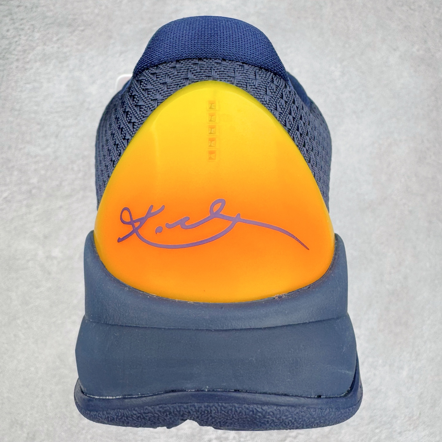 图片[8]-＃灭世/Max Caitlin Clark x Nike Kobe 5 Protro “Indiana Fever” 科比5代克拉克森联名蓝色 IM3207-400 灭世海外球员版 搭载最高工艺标准 版型 外观 细节 用料 不同于市场主流货品 拒绝杀猪套牌纯原套路 欢迎对比品鉴 外观升级点：鞋头冲孔 后跟海绵填充 飞线质感 碳板纹理 纸板对位 悉数升级对标ZP 用料升级点：前掌气垫➕后掌马蹄zoom（增配）澎湃脚感 完美解决正品后掌泡棉衰减问题 版型尺码升级：海外球员版 前掌包裹提升 尺码增加US13 47.5码 适配 职业球员 灭世纯原海外球员版『质 价 比』拉满 拳打杀猪纯原 脚踢一眼假通货 高端外贸渠道口碑爆炸 尺码：39 40 40.5 41 42 42.5 43 44 44.5 45 46 47.5-选品中心