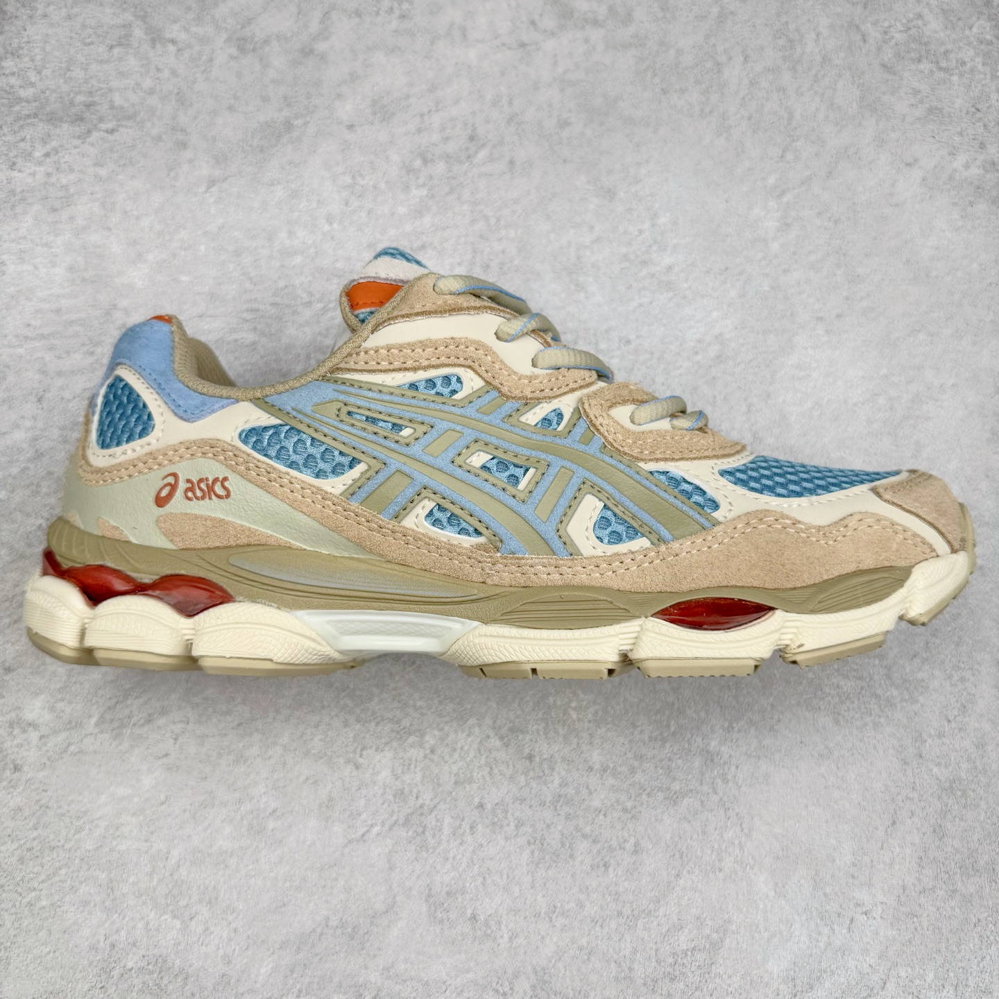 图片[7]-Asics GEL-NYC 亚瑟士防滑耐磨透气低帮运动休闲鞋 GEL-NYC™ 运动鞋的灵感源自传统和现代高性能跑步风格 其鞋面结构参考了 2000 年代初的 GEL-NIMBUS™ 3 鞋 并将其与 MC-PLUS V 设计中的各种装饰融为一体 该工装通过使用 GEL-CUMULUS® 16 鞋的工装系统来对比鞋面的复古风格 通过轻质泡沫和 GEL® 技术嵌入物的结合 这种中底结构有助于创造先进的脚底舒适度 尺码：36 37 37.5 38 39 40.5 41.5 42 42.5 43.5 44 45-选品中心