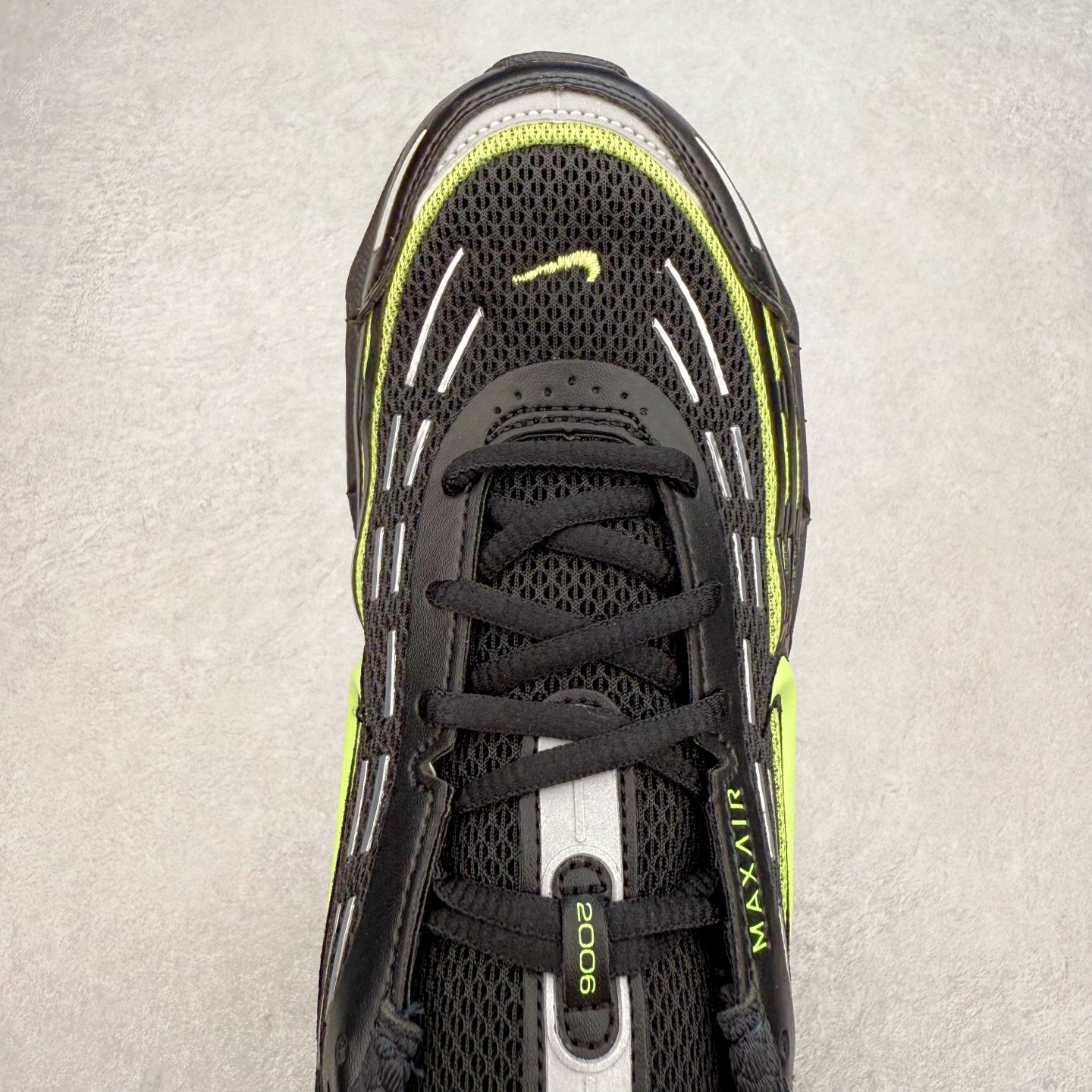 图片[4]-NK AIR MAX TL 2.5 柔软舒适防滑耐磨低帮 气垫生活休闲鞋 男女同款 FZ4110-003 鞋身保留 Air Max 标志性的流线型设计，以大面积黑色包裹，鞋身由透气的织物与光滑皮革拼接打造，搭配侧面波浪型支撑设计，营造出简约百搭的外观。全掌可见的气垫设计，无论是进行运动活动还是日常休闲穿着，都能带来卓越的舒适体验。Air Max TL 2.5 巧妙地将时尚外观与稳固的支撑结构相结合，满足了现代穿着的需求。其轻盈的构造和醒目的配色，使其能够轻松驾驭各种场合。尺码：36 36.5 37.5 38 38.5 39 40 40.5 41 42 42.5 43 44 44.5 45-选品中心