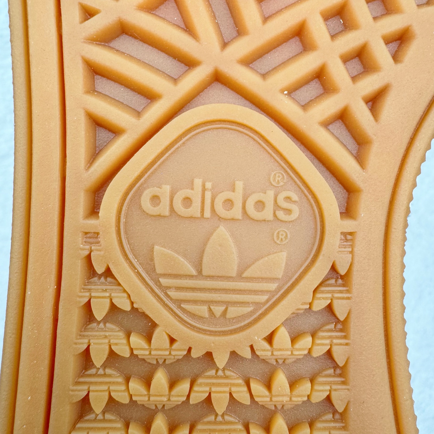 图片[18]-＃S2纯原 AD Originals Handball SPZL 手球运动员系列百搭休闲运动板鞋 IF6490 口碑大厂出品 品控大底版型不断改良更新 原厂皮料 原装过验内外标加持 全套原纸板楦头开发 确保原汁原味 完美呈现桑巴版型 一比一鞋头弧度高度鞋身弧度 数据细节工艺流程均保持一致 这款来自阿迪达斯的这款HANDBALL SPZL前身是一双手球运动鞋 这一次拿来复刻 所以鞋面的主要色彩选用了黑色 鞋面外侧除了Spezial字母之外还有三叶草标志 Handball SPZL作为复古手球训练鞋与作为室内足球鞋的Samba有着异曲同工之处 但是质感更为出众的鞋身以及丰富的配色选择比起Samba来讲可以说是更胜一筹了 尺码：36 36⅔ 37⅓ 38 38⅔ 39⅓ 40 40⅔ 41⅓ 42 42⅔ 43⅓ 44 45-选品中心