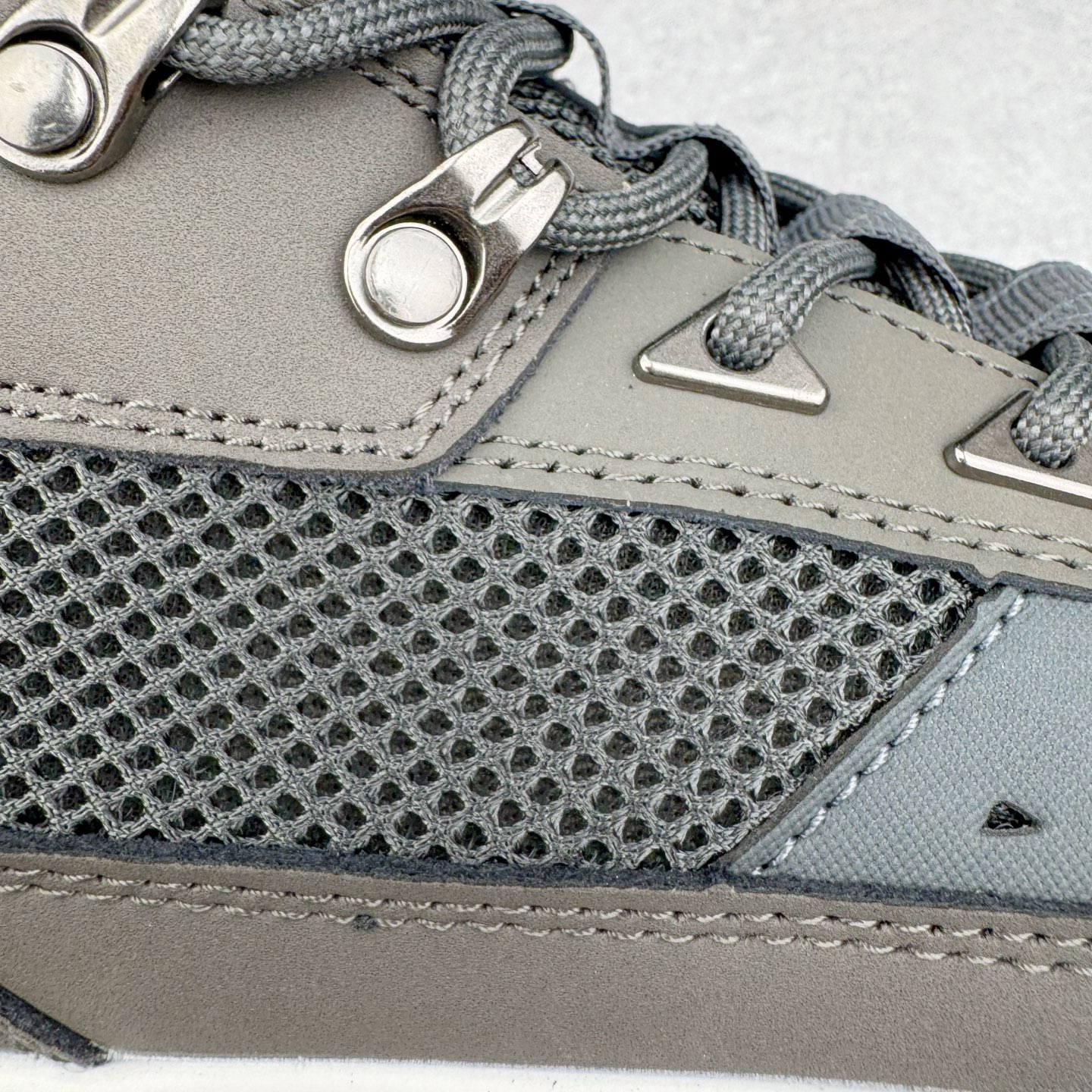 图片[12]-Timberland Greenstride Motion 6 添柏岚防滑耐磨低帮户外功能鞋 简约大方的造型设计，给人以随性休闲的时尚格调，穿着舒适轻便，运动灵活自如，满足日常个性穿搭。Timberland户外品牌最早成立于1918年的美国波士顿，它的成功故事就从第一双防水皮靴Yellow Boots开始。这双具备完全防水机能的靴子瞬间广受好评，他那独创又不失古典的款式，以及大胆使用黄色的崭新风格，吸引了广大消费者的目光。现今仍不改其原有风貌的这双黄靴，就是火遍全球的“大黄靴”。Timberland的高端工艺、实穿耐用等特点让他拥有绝对鞋界地位。尺码：40 41 41.5 42 43 43.5 44 44.5 45 45.5 46-选品中心