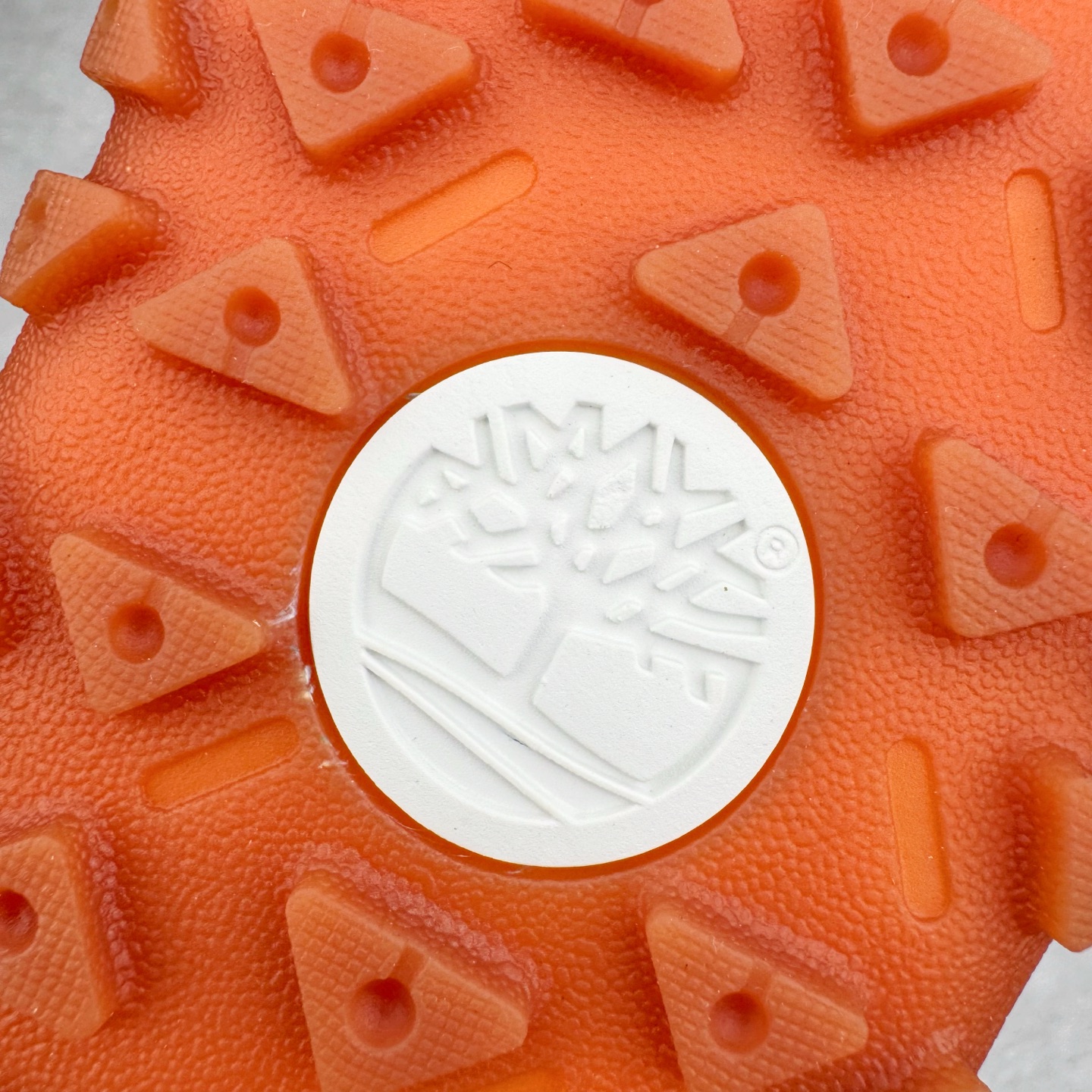 图片[17]-Timberland Greenstride Motion 6 添柏岚防滑耐磨低帮户外功能鞋 简约大方的造型设计，给人以随性休闲的时尚格调，穿着舒适轻便，运动灵活自如，满足日常个性穿搭。Timberland户外品牌最早成立于1918年的美国波士顿，它的成功故事就从第一双防水皮靴Yellow Boots开始。这双具备完全防水机能的靴子瞬间广受好评，他那独创又不失古典的款式，以及大胆使用黄色的崭新风格，吸引了广大消费者的目光。现今仍不改其原有风貌的这双黄靴，就是火遍全球的“大黄靴”。Timberland的高端工艺、实穿耐用等特点让他拥有绝对鞋界地位。尺码：40 41 41.5 42 43 43.5 44 44.5 45 45.5 46-选品中心