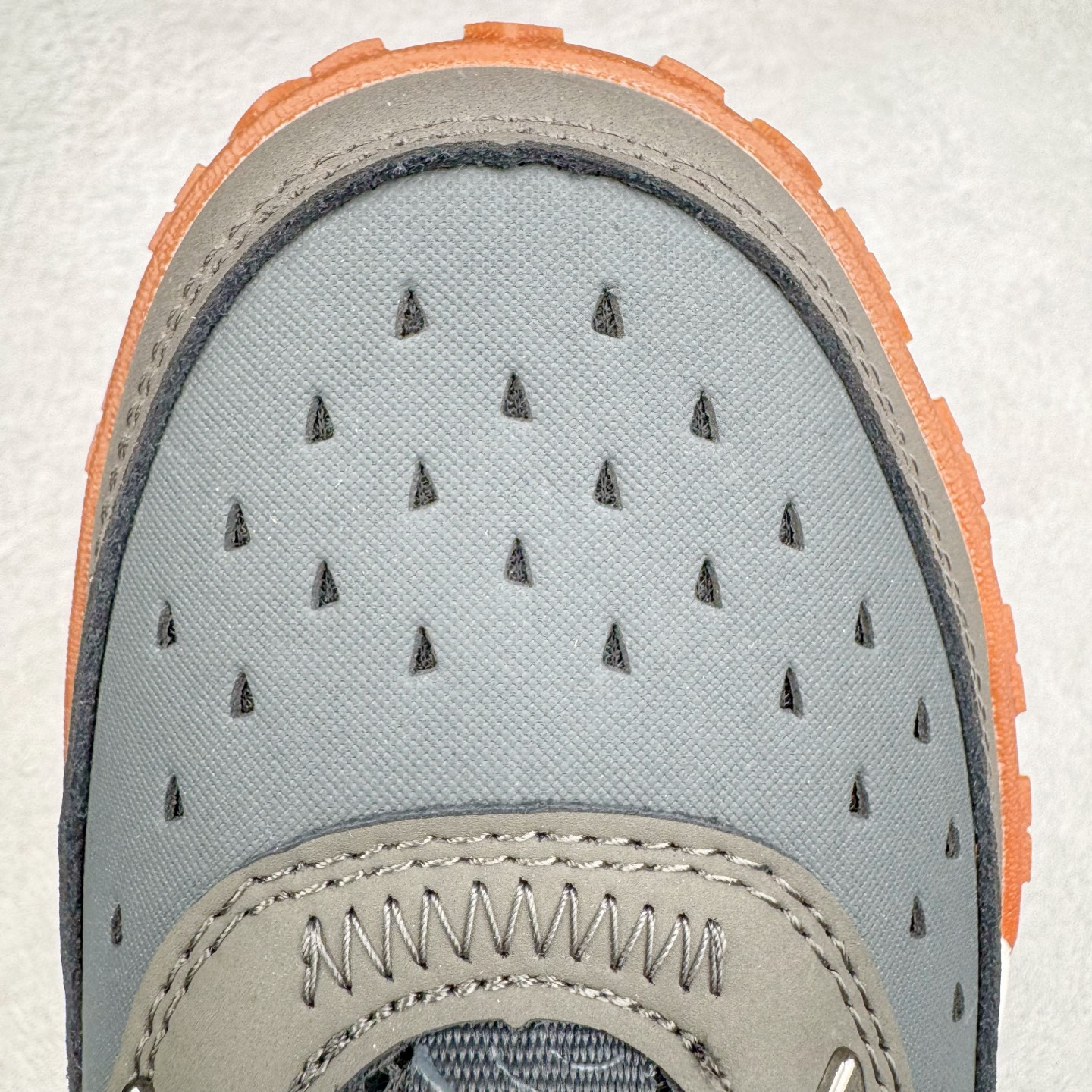 图片[18]-Timberland Greenstride Motion 6 添柏岚防滑耐磨低帮户外功能鞋 简约大方的造型设计，给人以随性休闲的时尚格调，穿着舒适轻便，运动灵活自如，满足日常个性穿搭。Timberland户外品牌最早成立于1918年的美国波士顿，它的成功故事就从第一双防水皮靴Yellow Boots开始。这双具备完全防水机能的靴子瞬间广受好评，他那独创又不失古典的款式，以及大胆使用黄色的崭新风格，吸引了广大消费者的目光。现今仍不改其原有风貌的这双黄靴，就是火遍全球的“大黄靴”。Timberland的高端工艺、实穿耐用等特点让他拥有绝对鞋界地位。尺码：40 41 41.5 42 43 43.5 44 44.5 45 45.5 46-选品中心