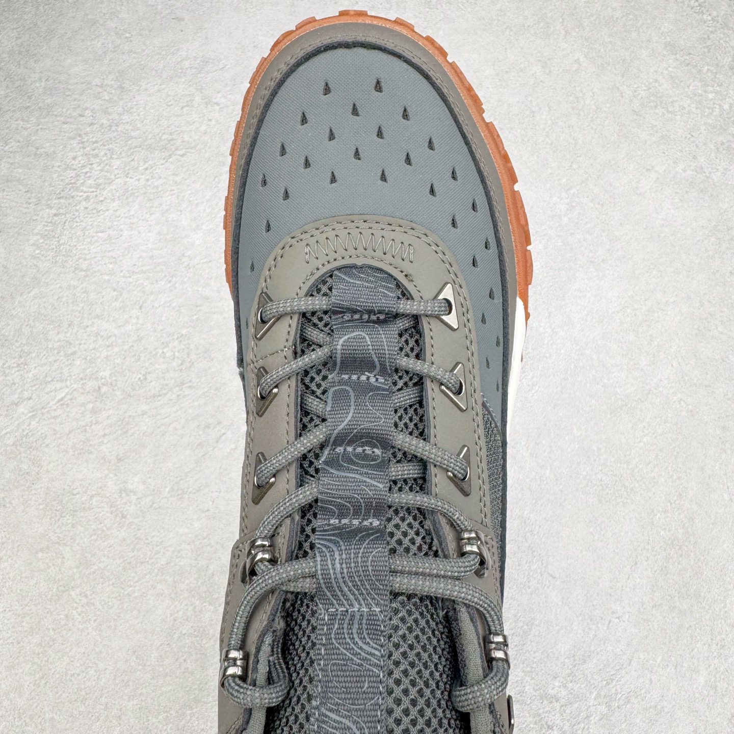 图片[4]-Timberland Greenstride Motion 6 添柏岚防滑耐磨低帮户外功能鞋 简约大方的造型设计，给人以随性休闲的时尚格调，穿着舒适轻便，运动灵活自如，满足日常个性穿搭。Timberland户外品牌最早成立于1918年的美国波士顿，它的成功故事就从第一双防水皮靴Yellow Boots开始。这双具备完全防水机能的靴子瞬间广受好评，他那独创又不失古典的款式，以及大胆使用黄色的崭新风格，吸引了广大消费者的目光。现今仍不改其原有风貌的这双黄靴，就是火遍全球的“大黄靴”。Timberland的高端工艺、实穿耐用等特点让他拥有绝对鞋界地位。尺码：40 41 41.5 42 43 43.5 44 44.5 45 45.5 46-选品中心