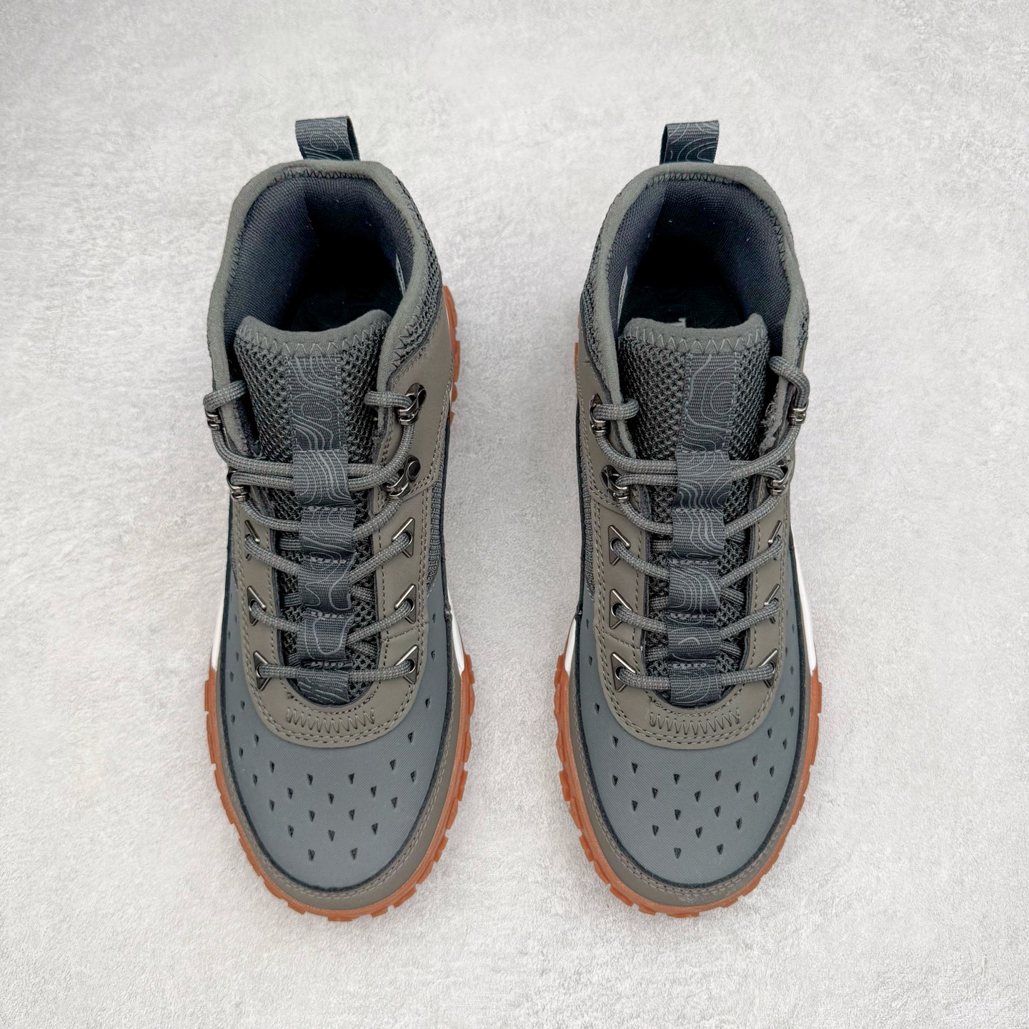 图片[2]-Timberland Greenstride Motion 6 添柏岚防滑耐磨低帮户外功能鞋 简约大方的造型设计，给人以随性休闲的时尚格调，穿着舒适轻便，运动灵活自如，满足日常个性穿搭。Timberland户外品牌最早成立于1918年的美国波士顿，它的成功故事就从第一双防水皮靴Yellow Boots开始。这双具备完全防水机能的靴子瞬间广受好评，他那独创又不失古典的款式，以及大胆使用黄色的崭新风格，吸引了广大消费者的目光。现今仍不改其原有风貌的这双黄靴，就是火遍全球的“大黄靴”。Timberland的高端工艺、实穿耐用等特点让他拥有绝对鞋界地位。尺码：40 41 41.5 42 43 43.5 44 44.5 45 45.5 46-选品中心